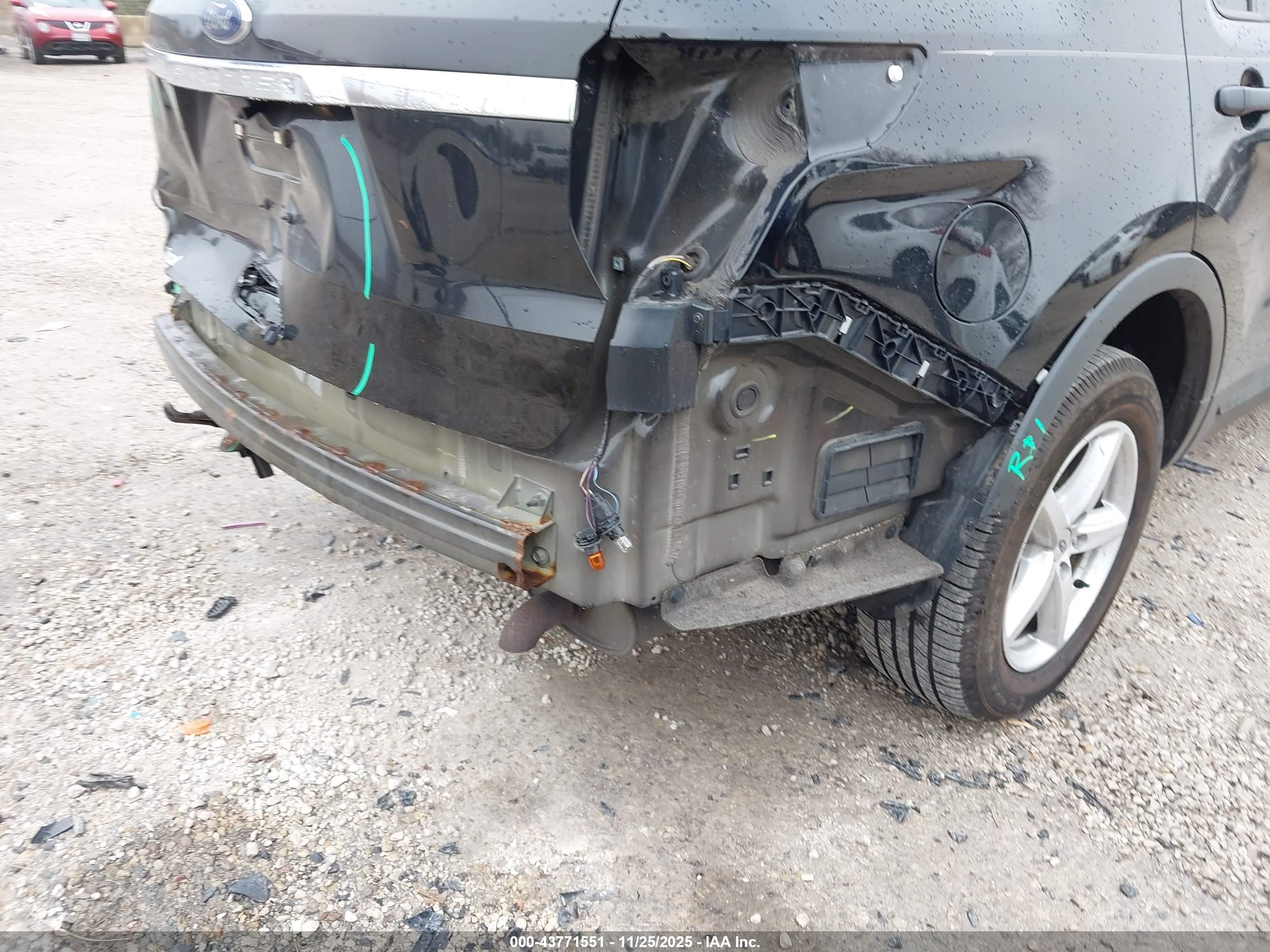 FORD EXPLORER image 6