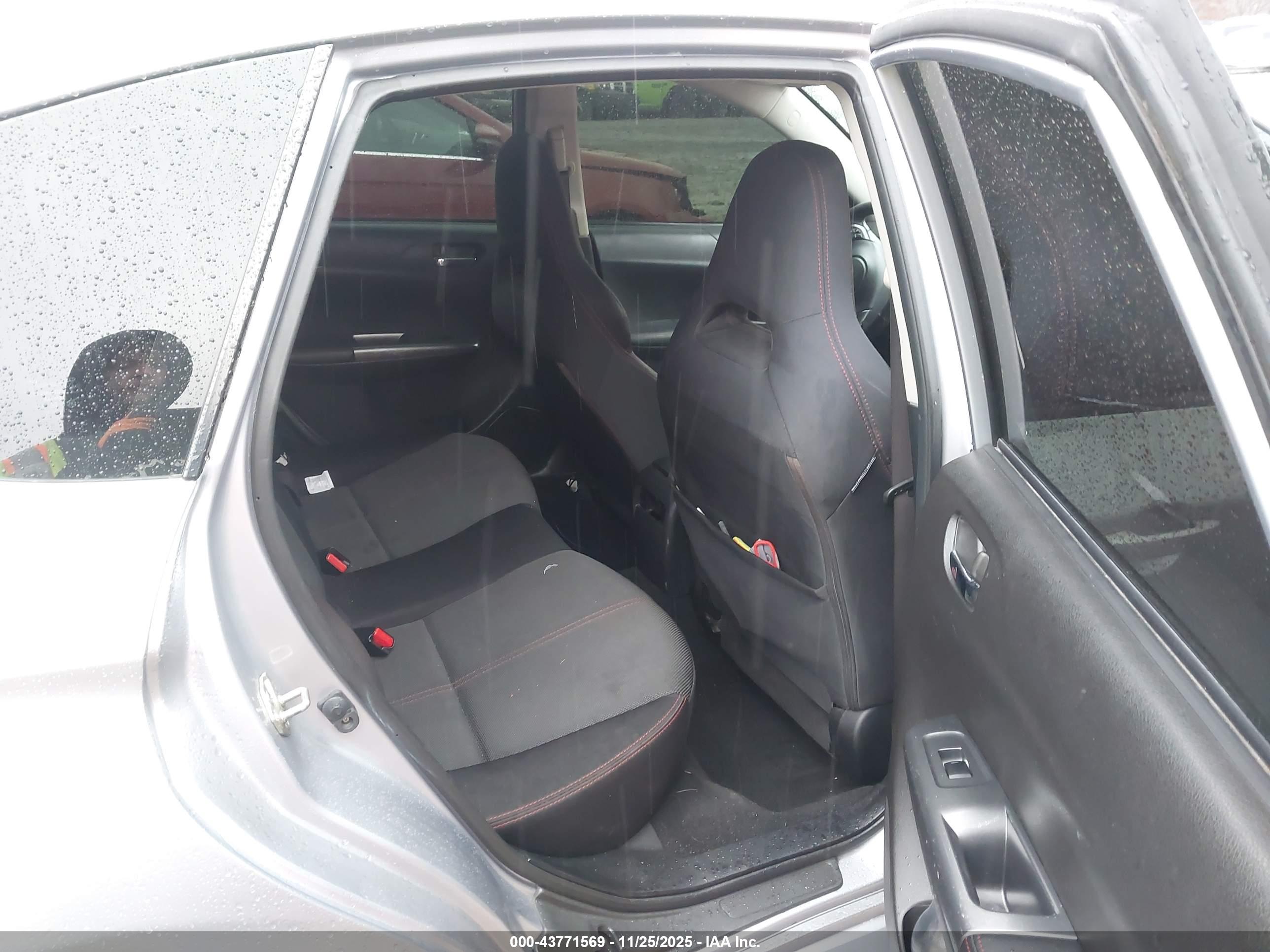 SUBARU IMPREZA image 8