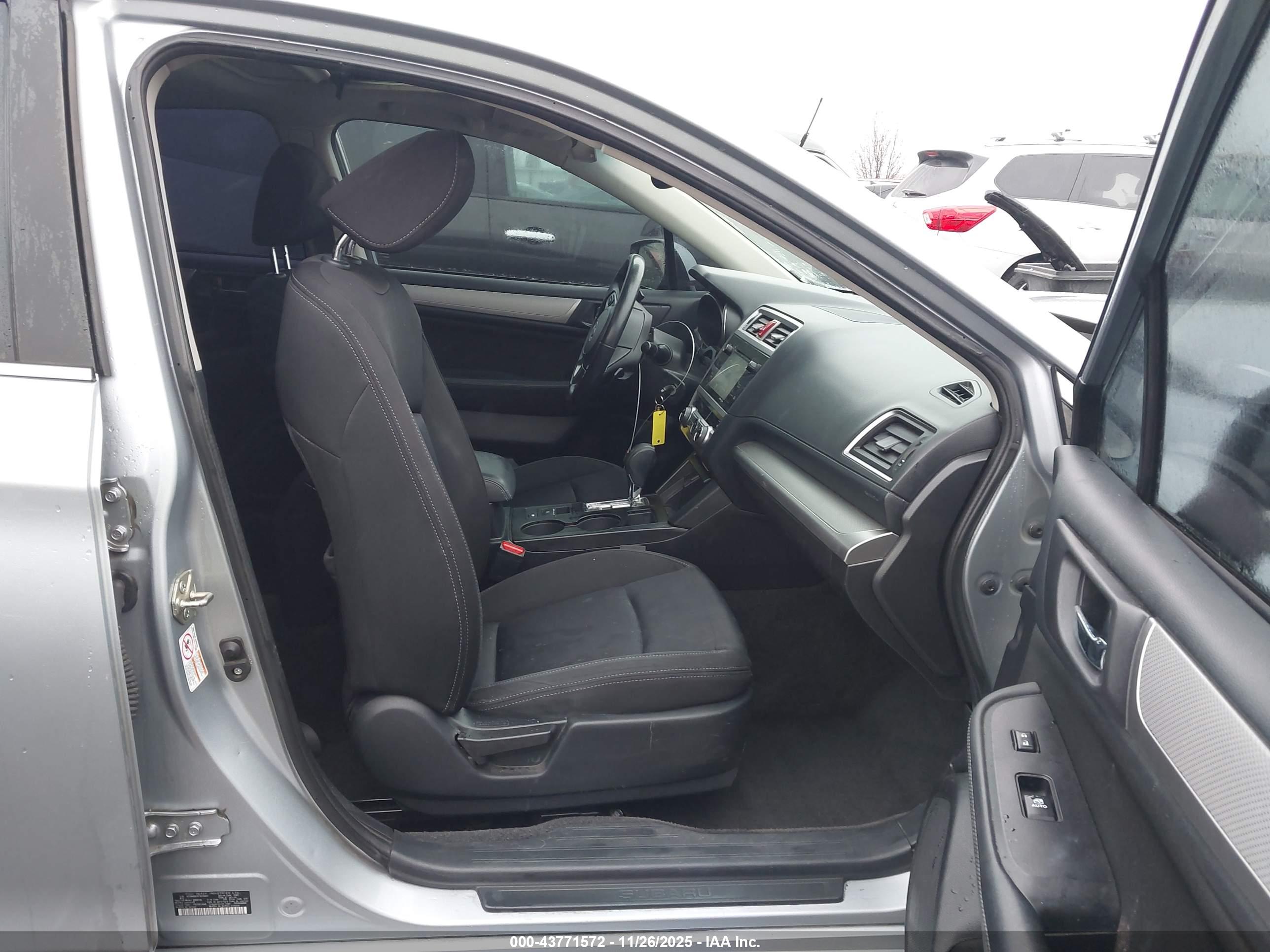 SUBARU LEGACY image 5