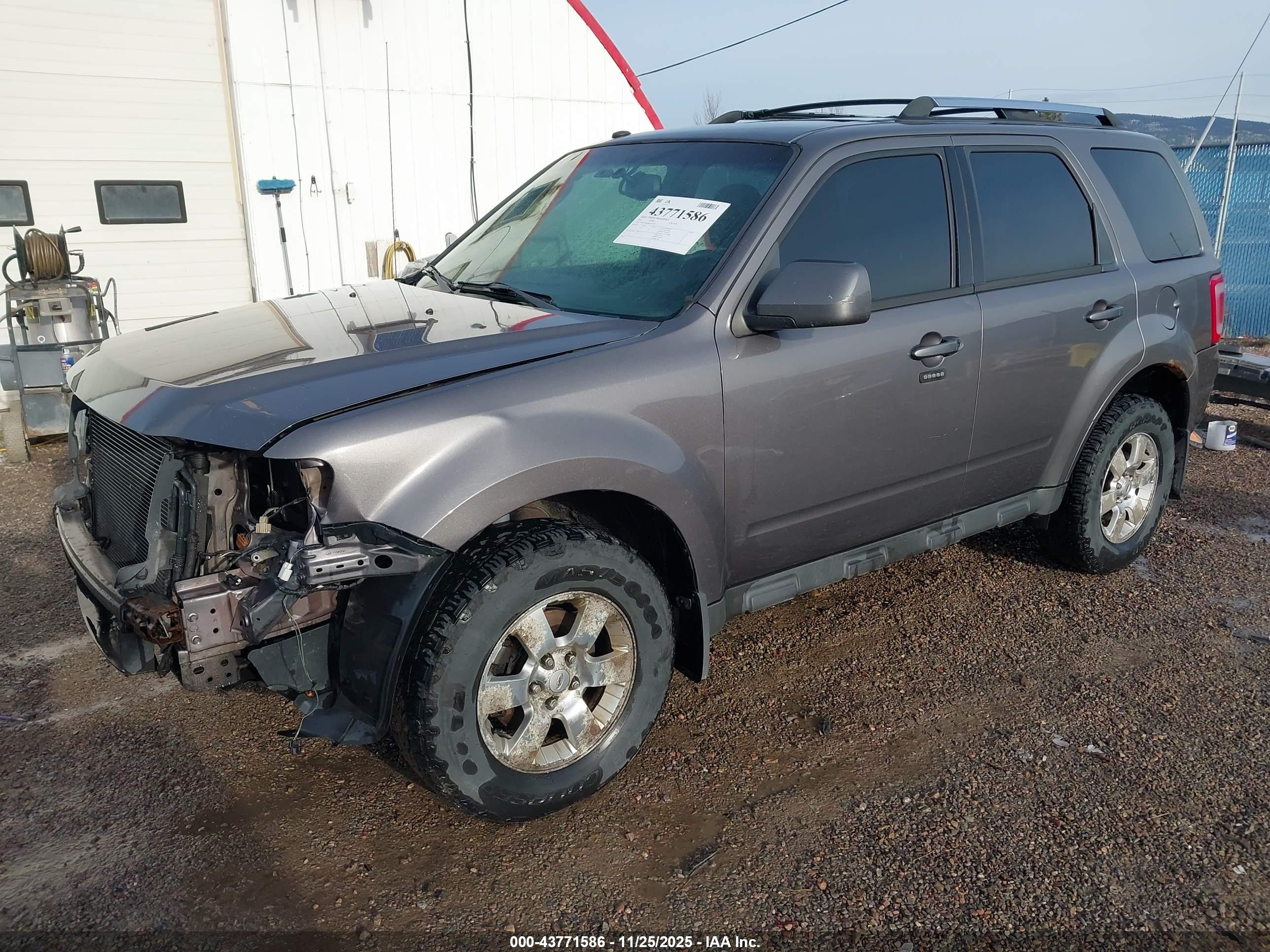 FORD ESCAPE image 2