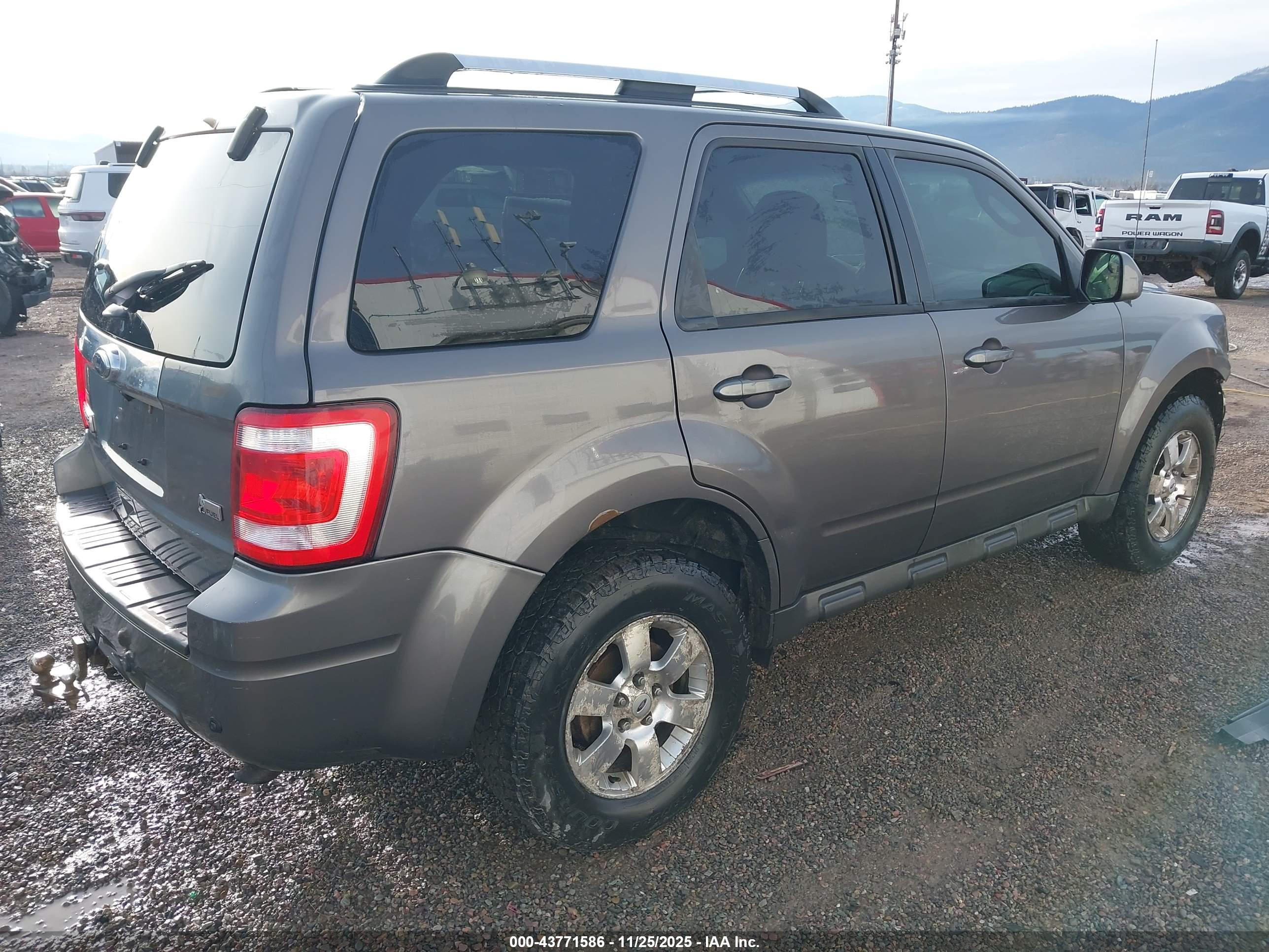 FORD ESCAPE image 4