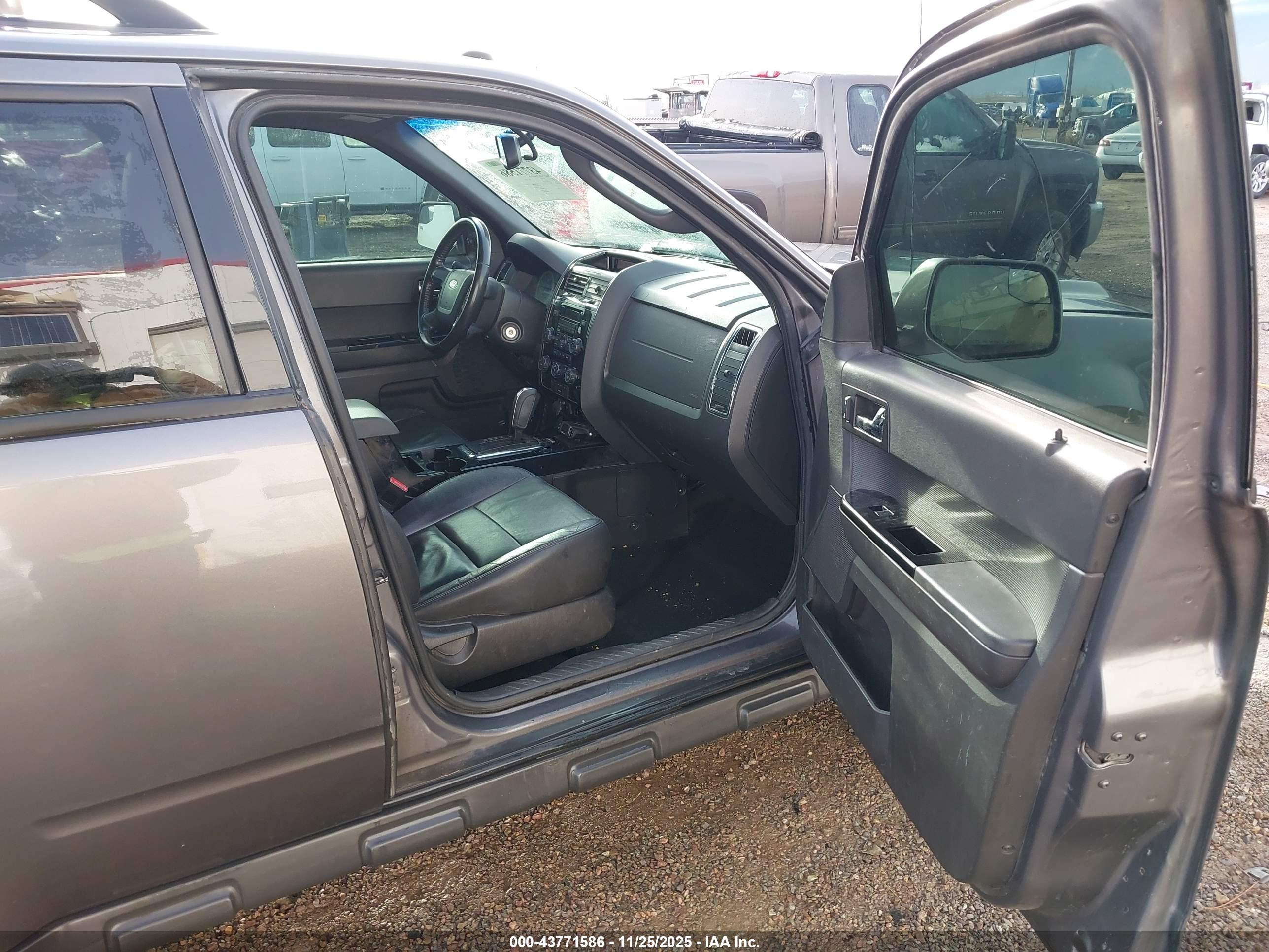 FORD ESCAPE image 5
