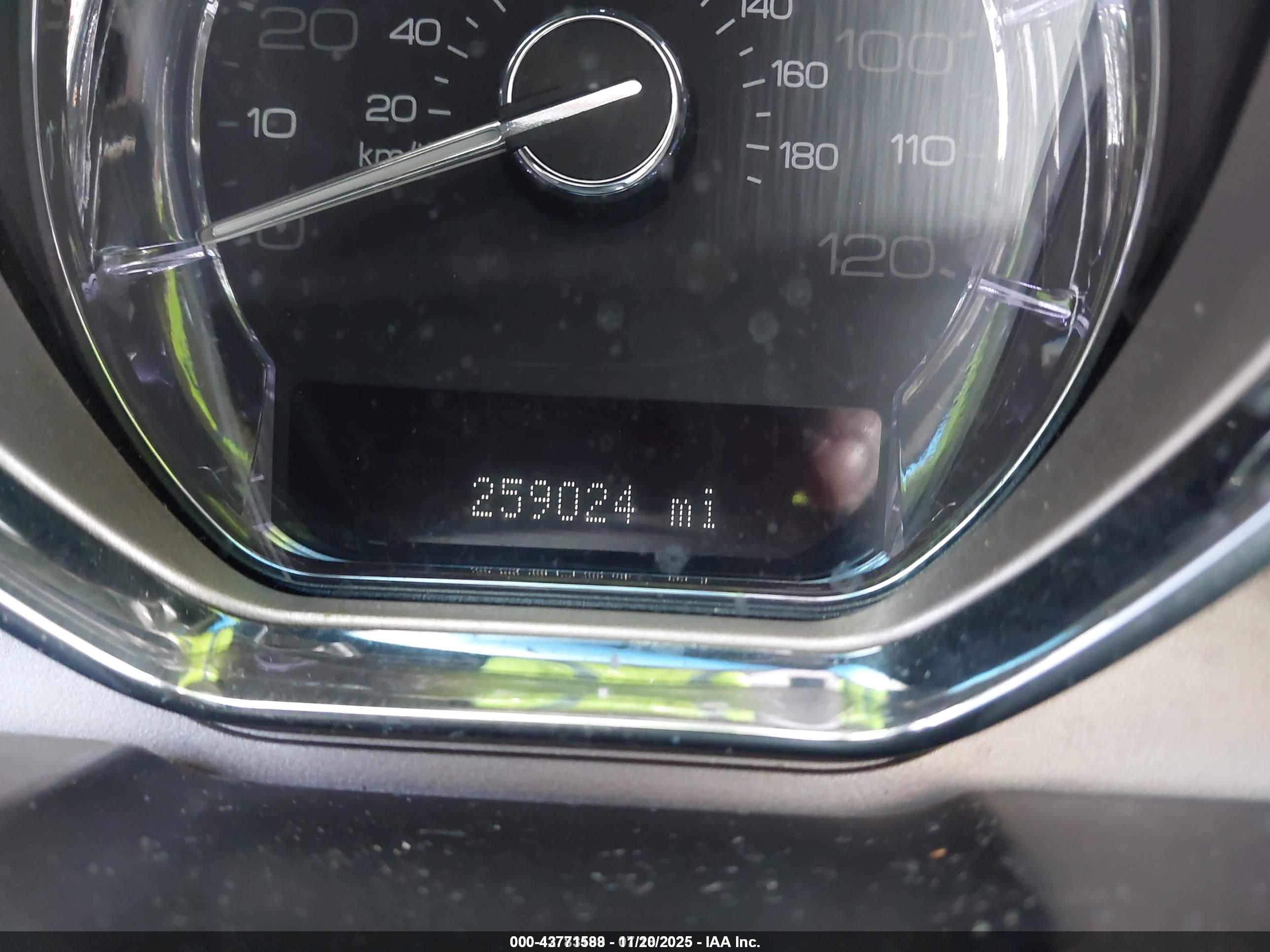 LINCOLN MKT image 7