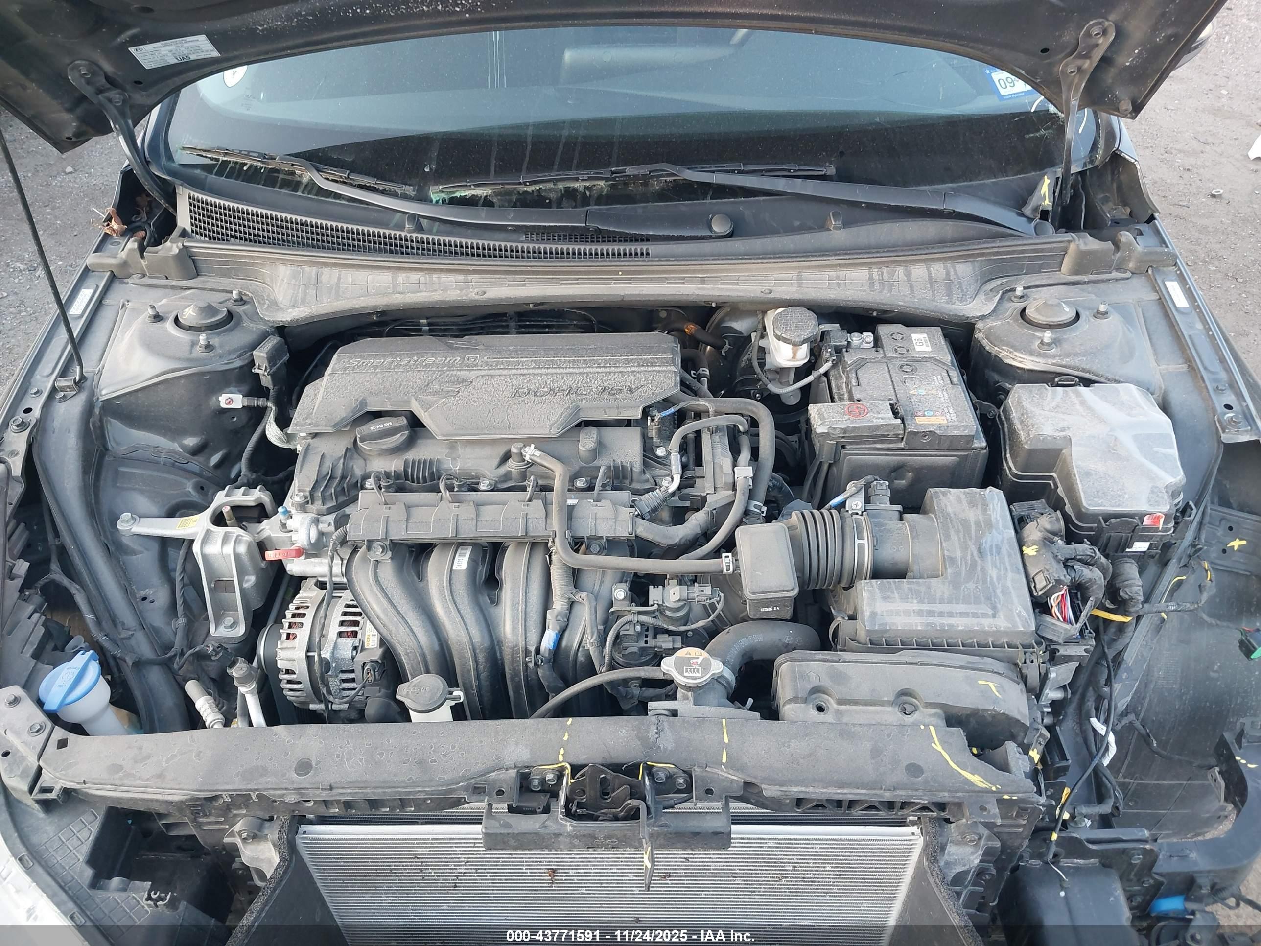 HYUNDAI ELANTRA image 10