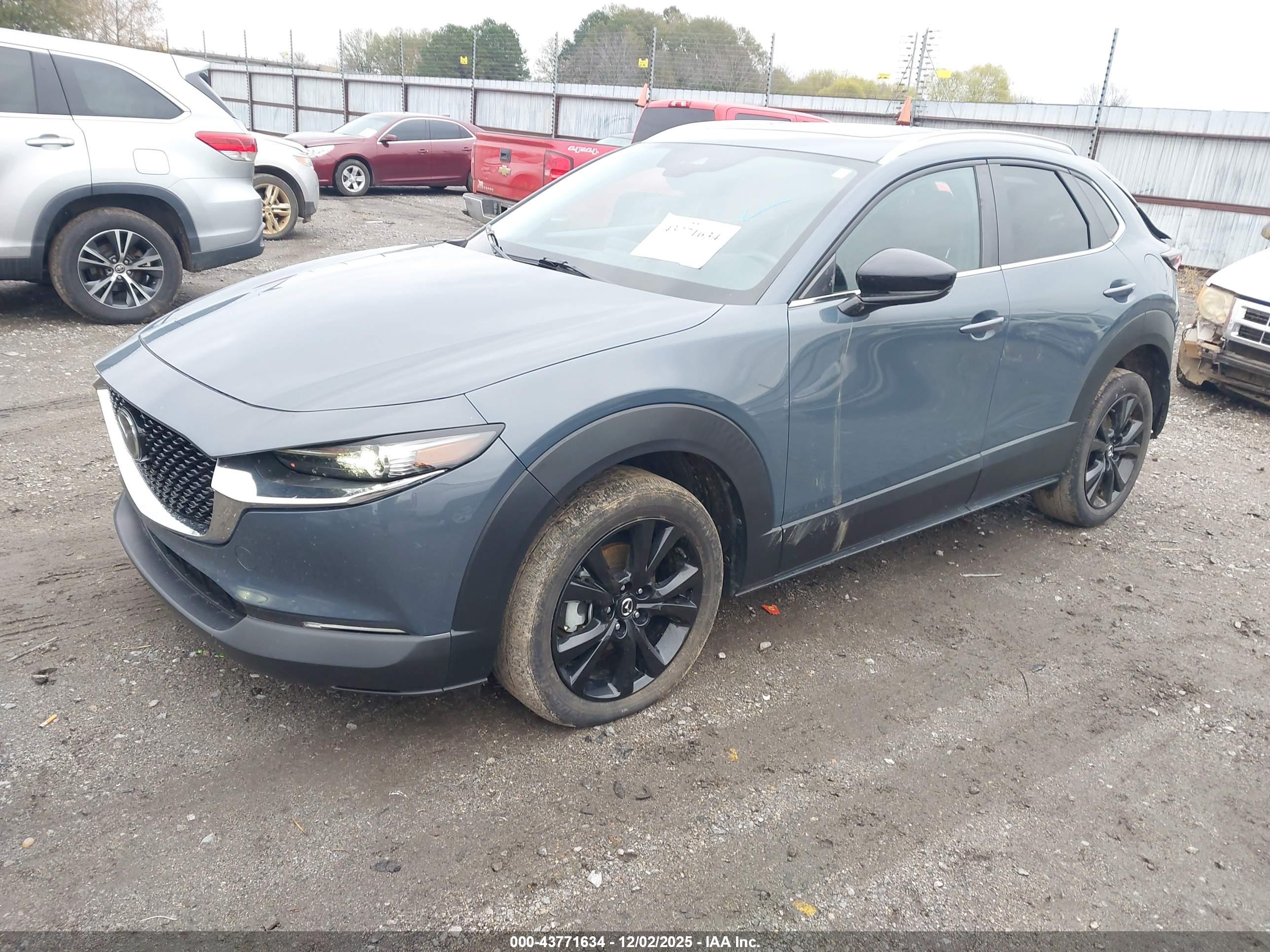 MAZDA CX-30 image 2