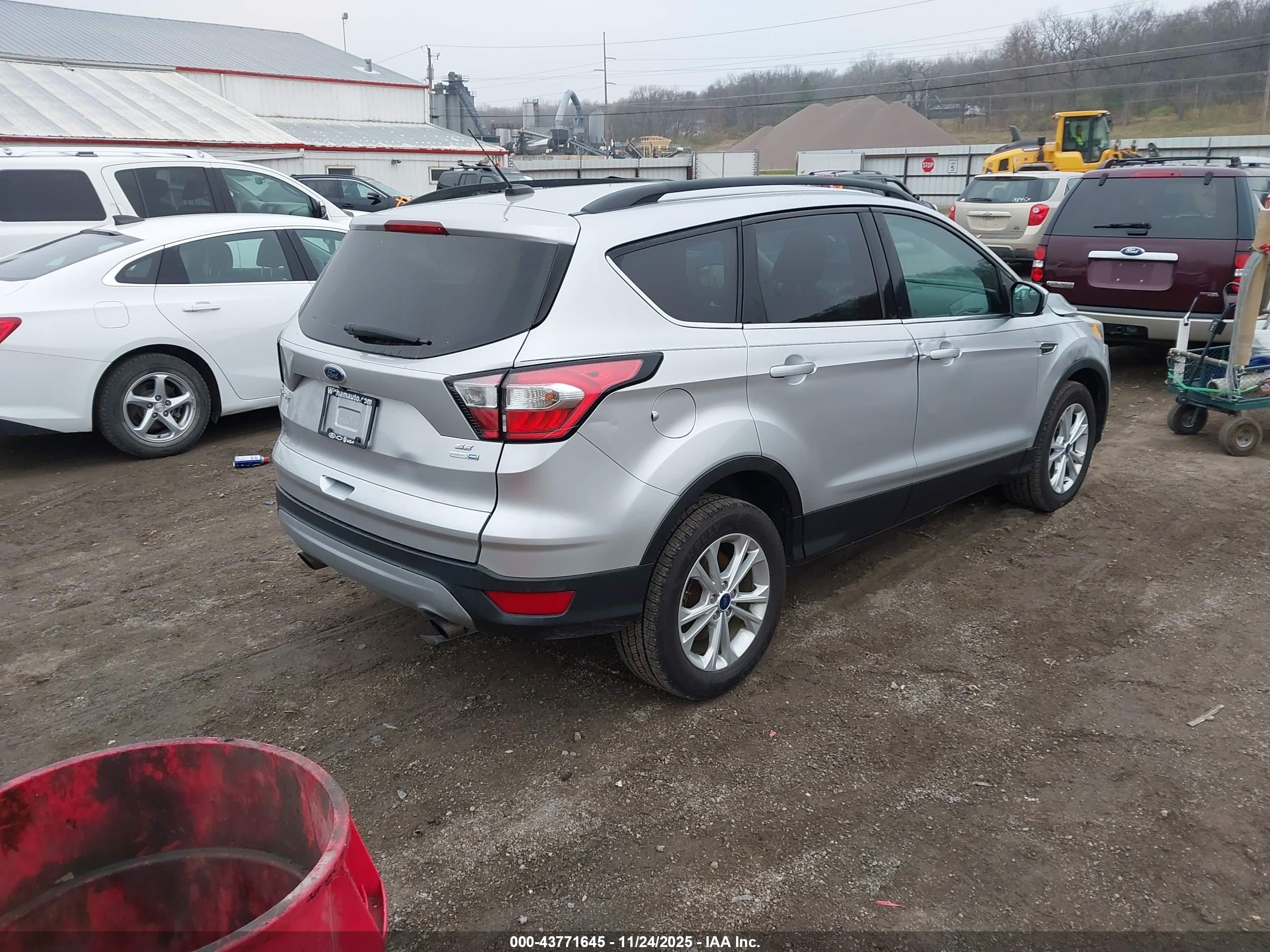 FORD ESCAPE image 4