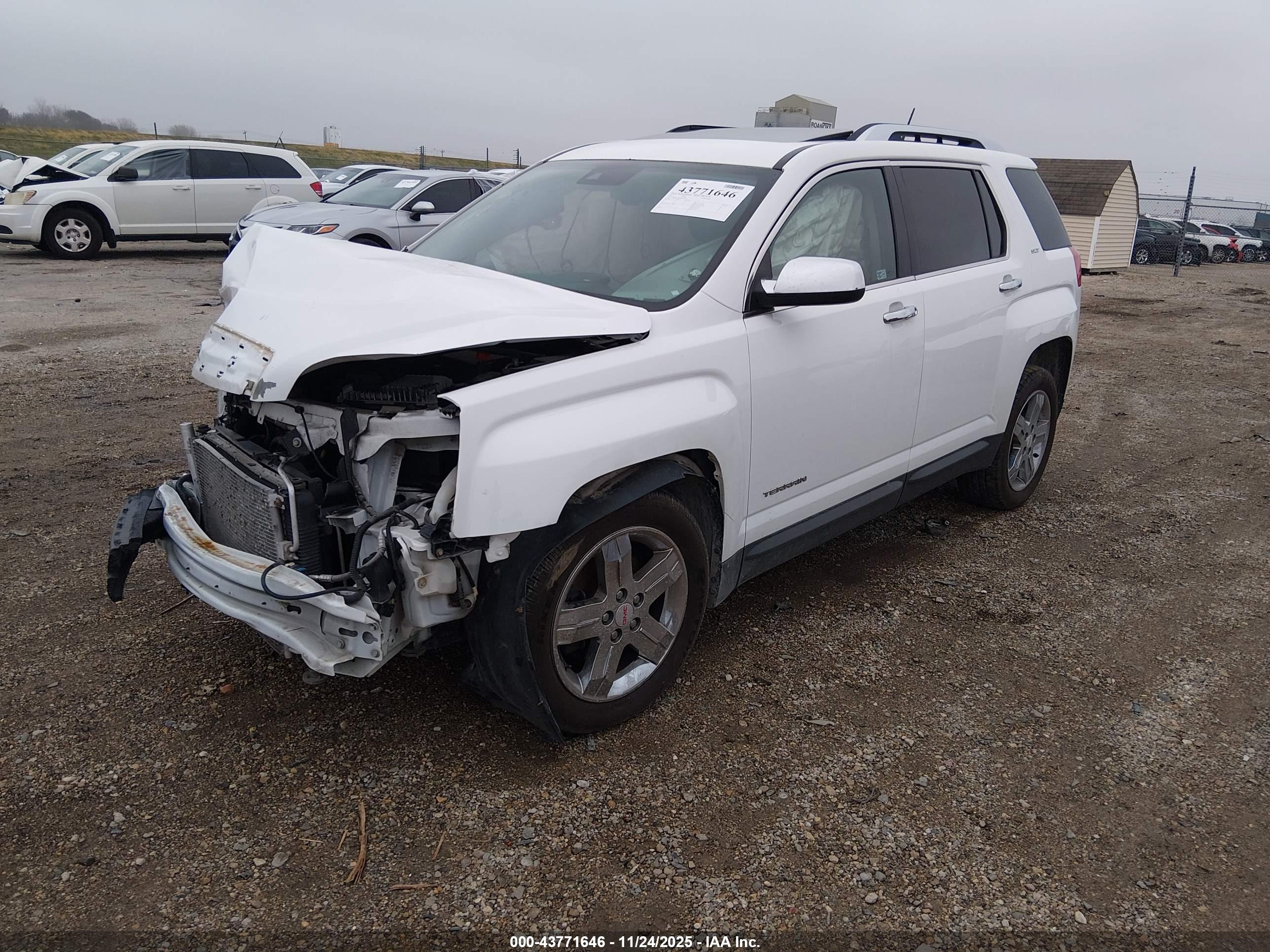 GMC TERRAIN image 2