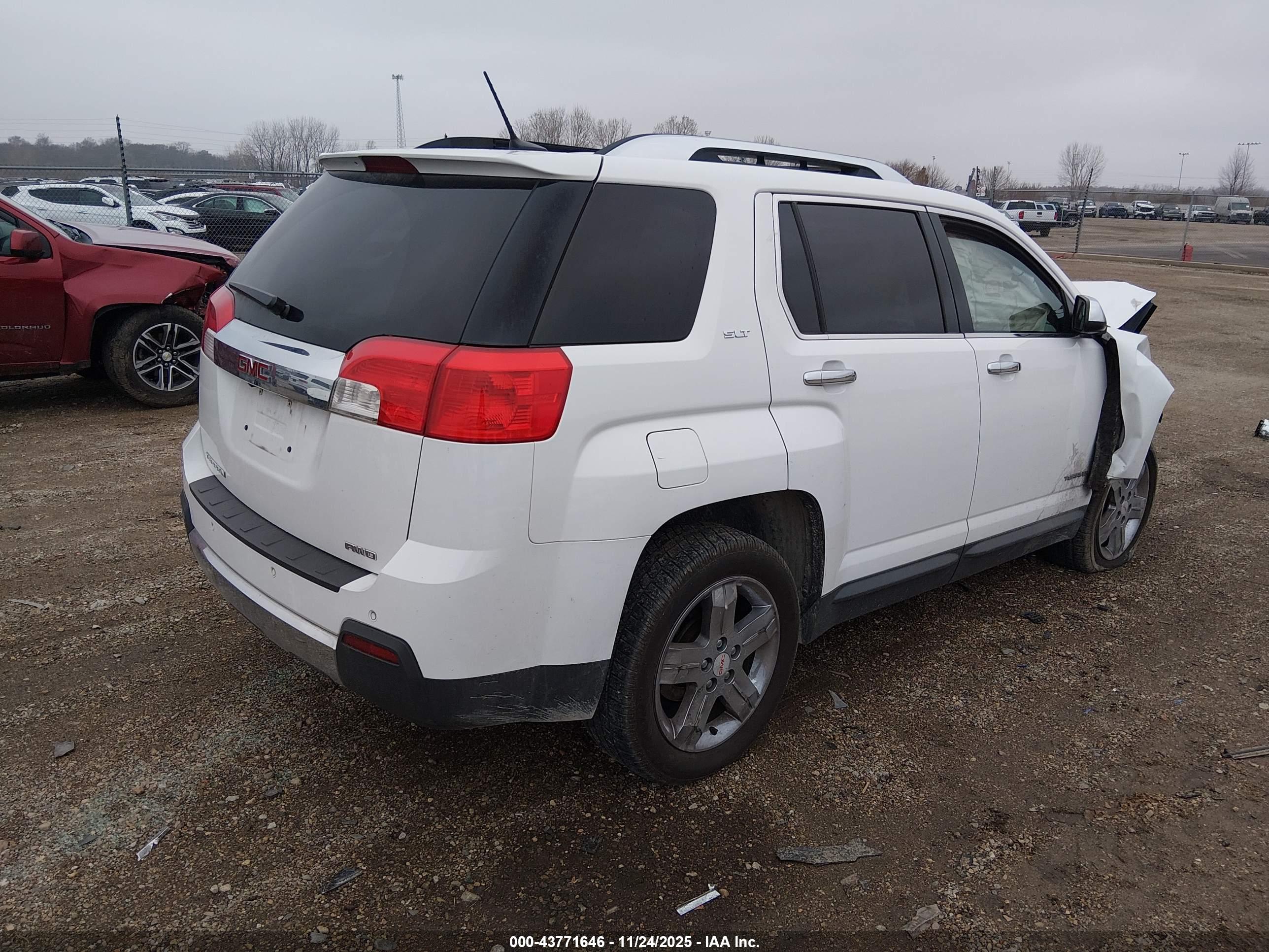 GMC TERRAIN image 4