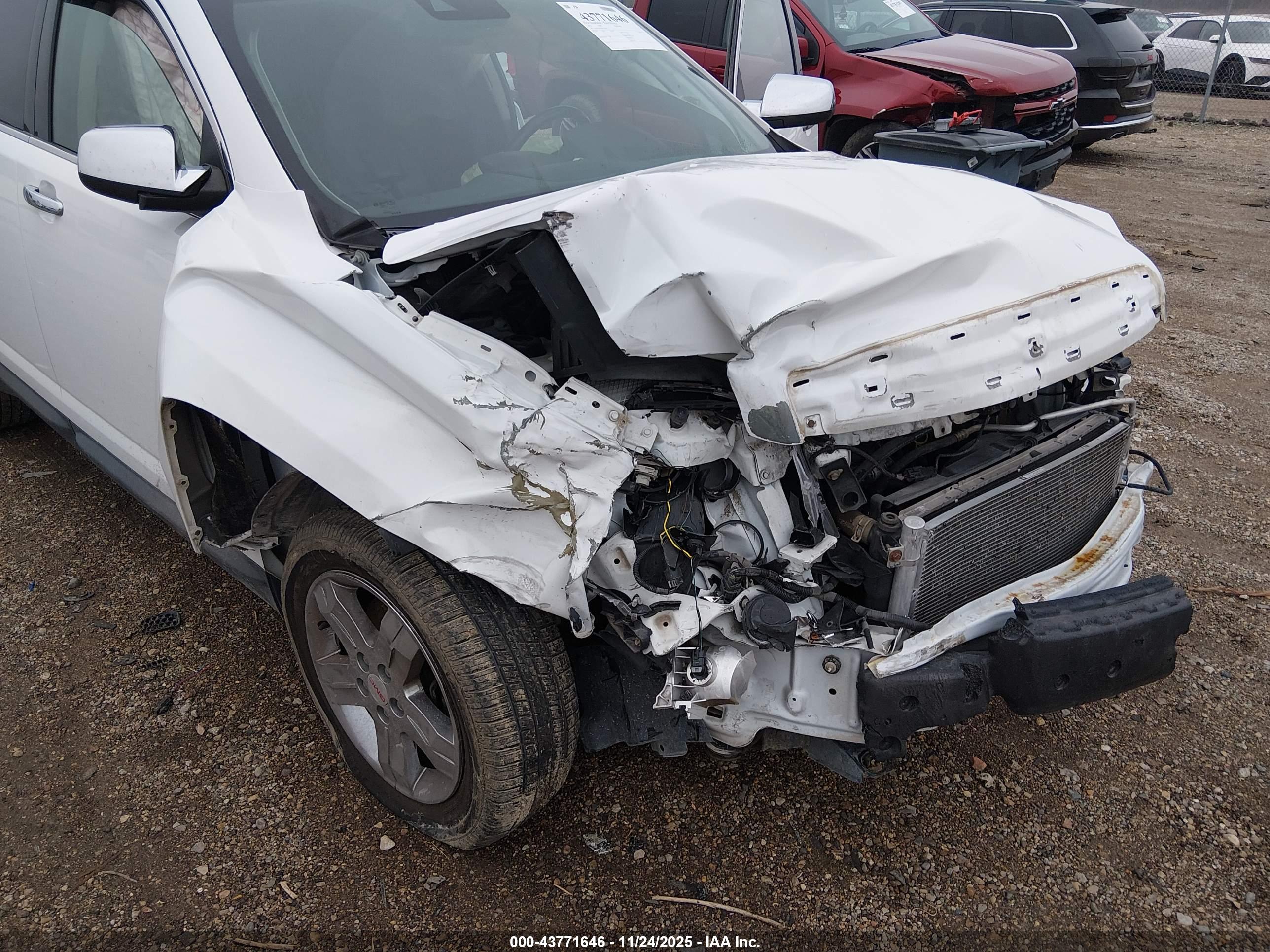 GMC TERRAIN image 6