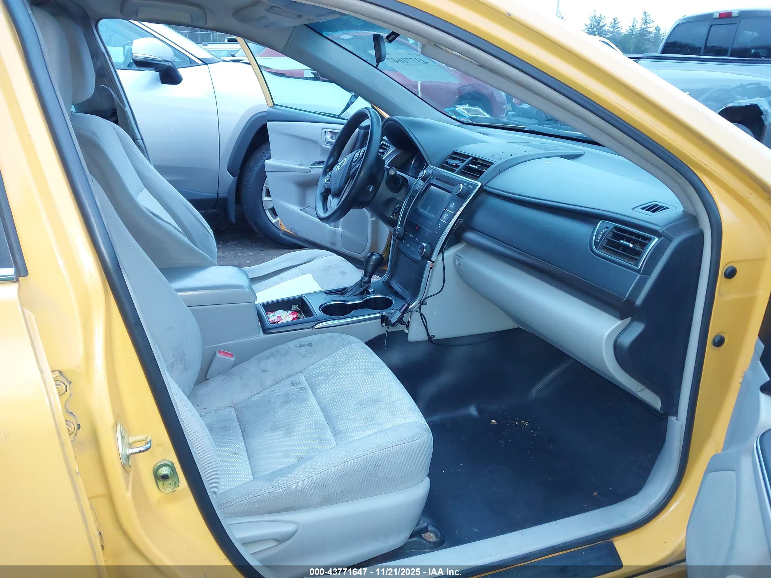 TOYOTA CAMRY image 5