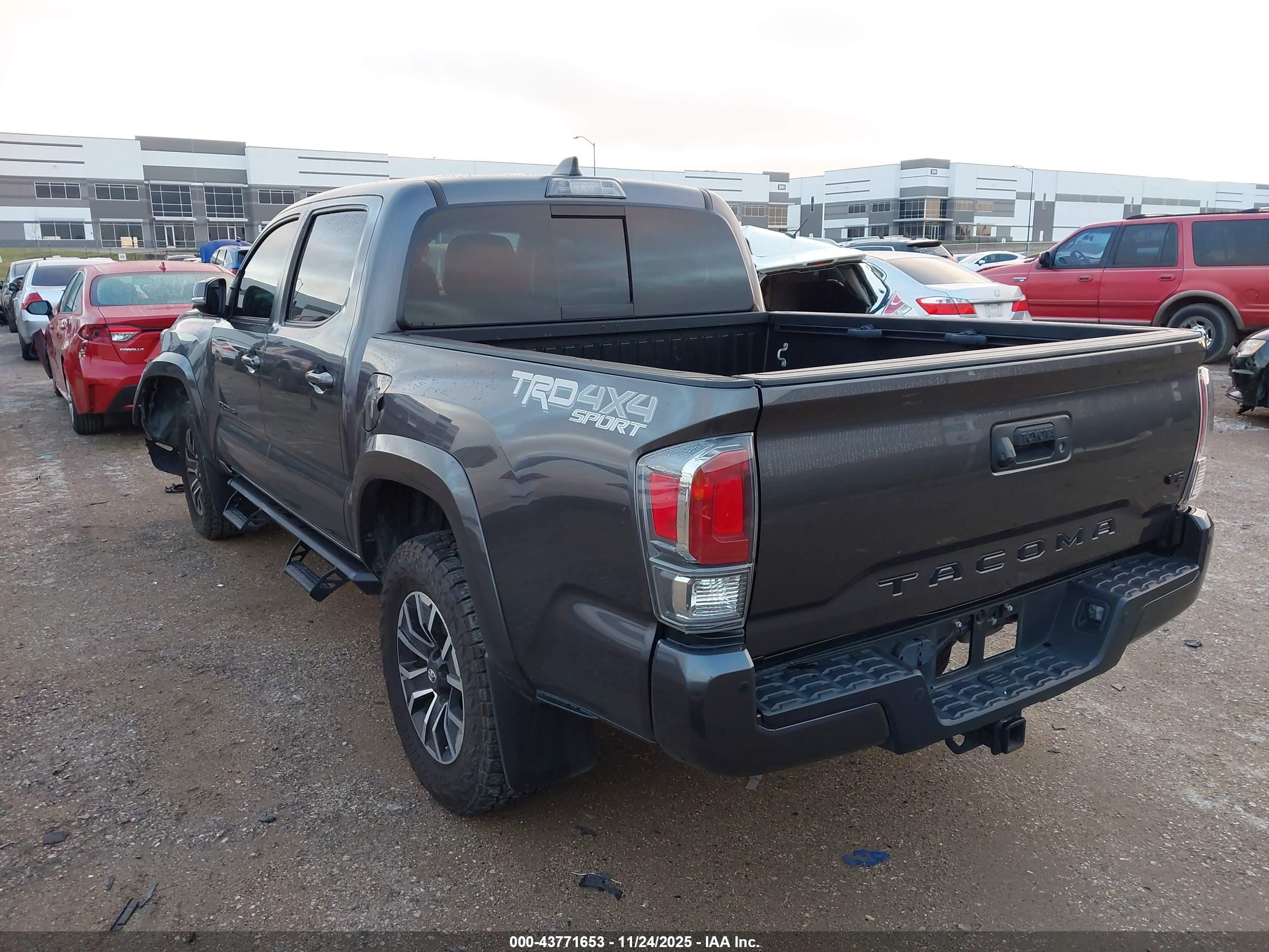 TOYOTA TACOMA image 3