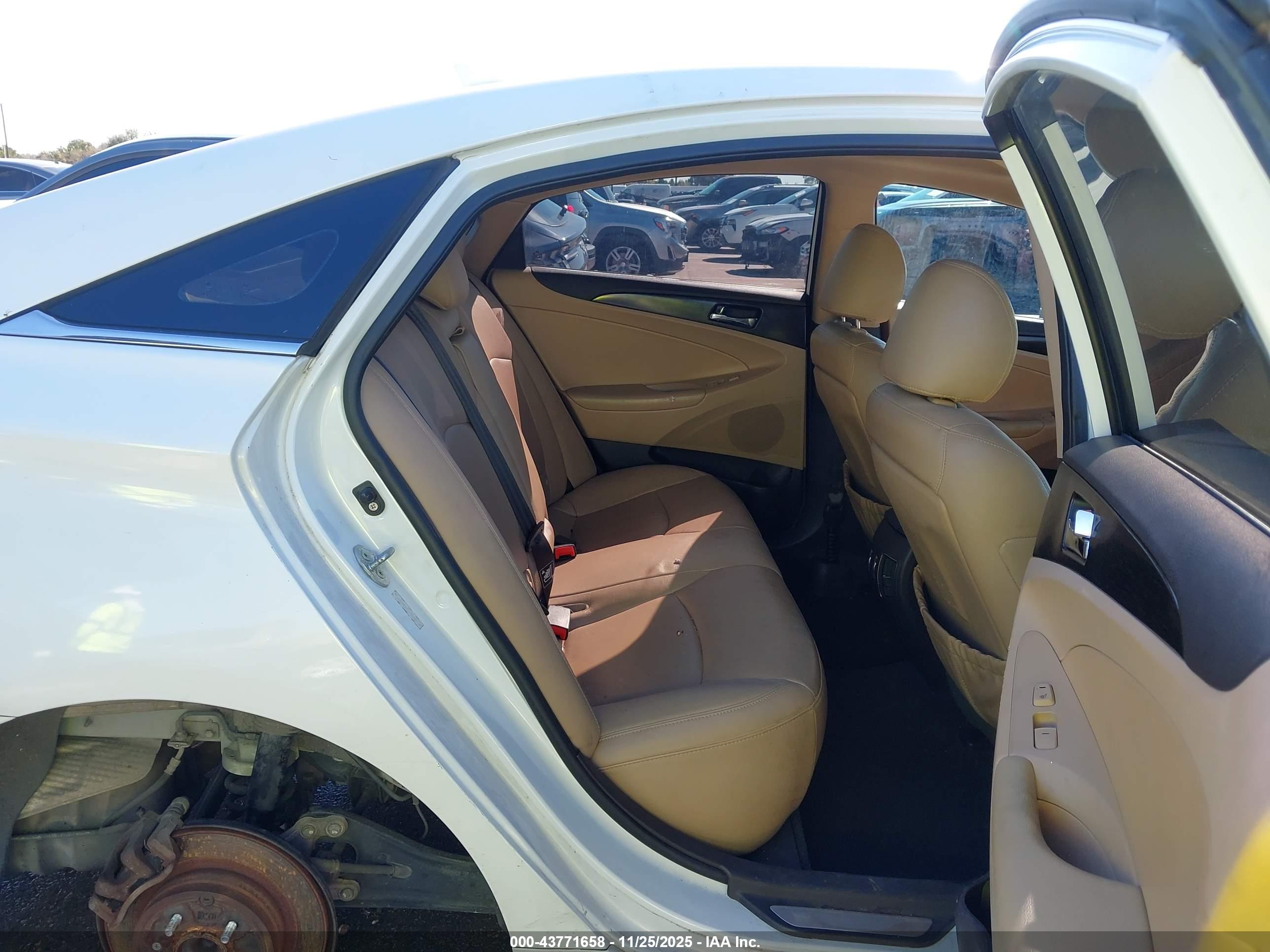 HYUNDAI SONATA image 8
