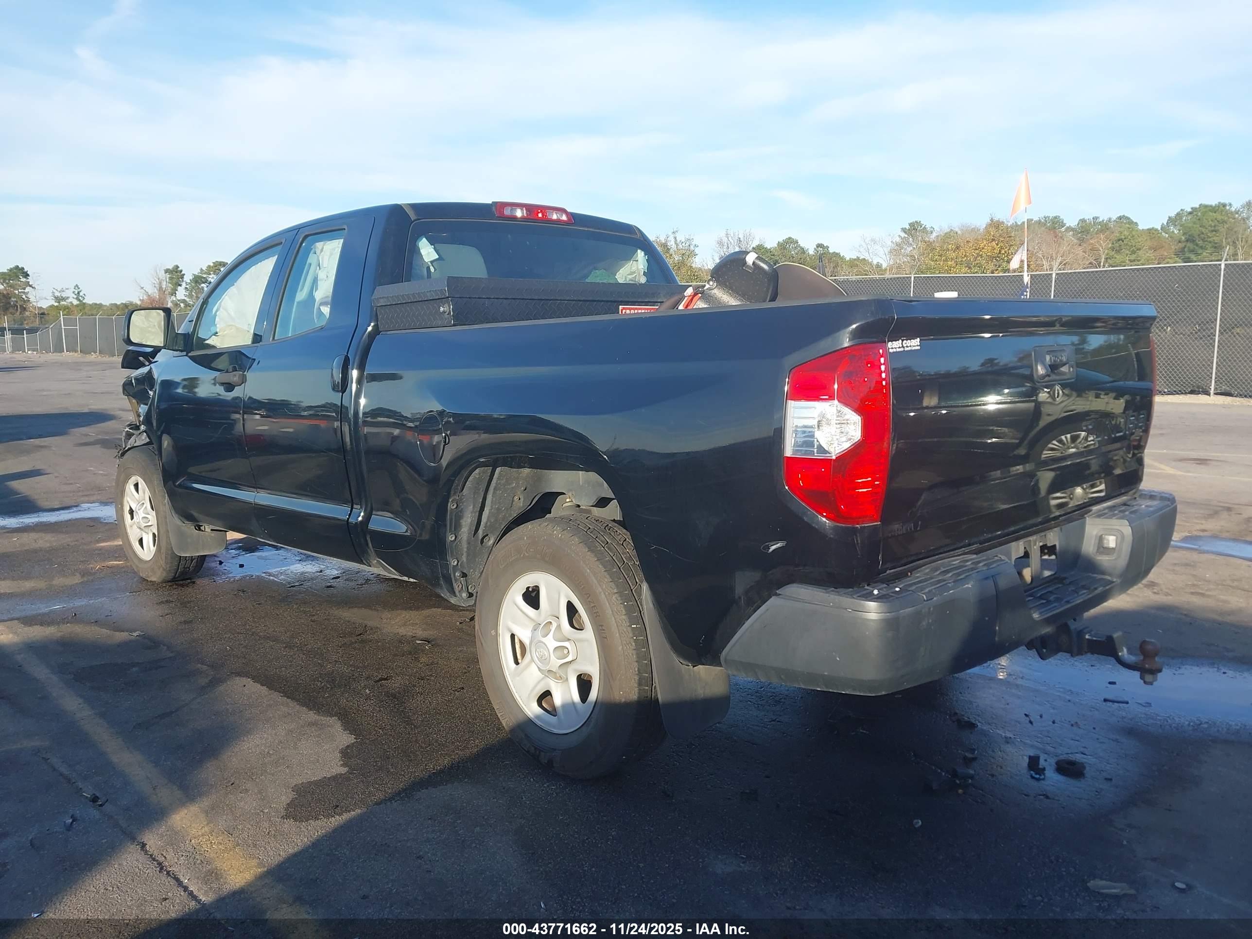 TOYOTA TUNDRA image 3