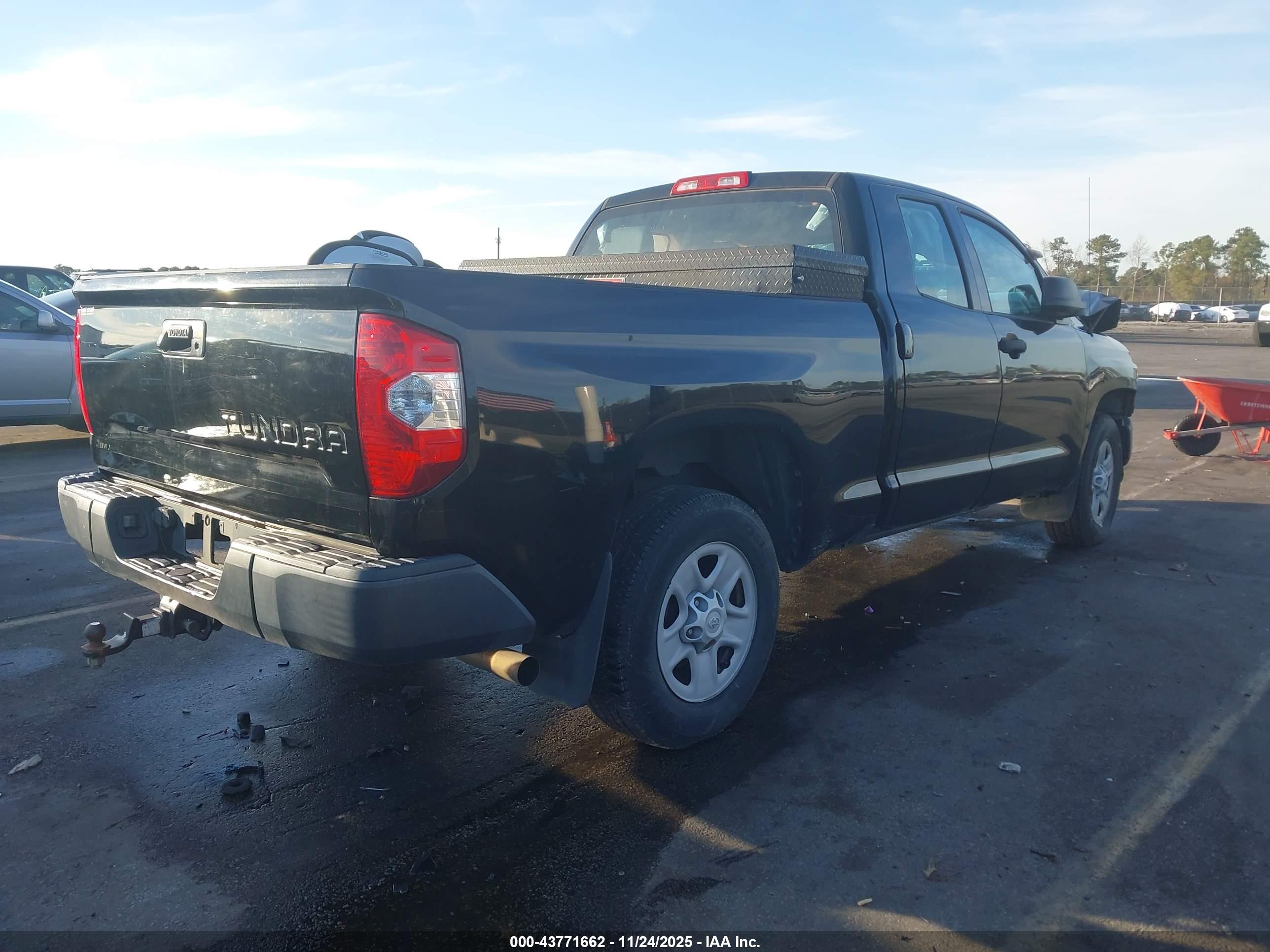 TOYOTA TUNDRA image 4