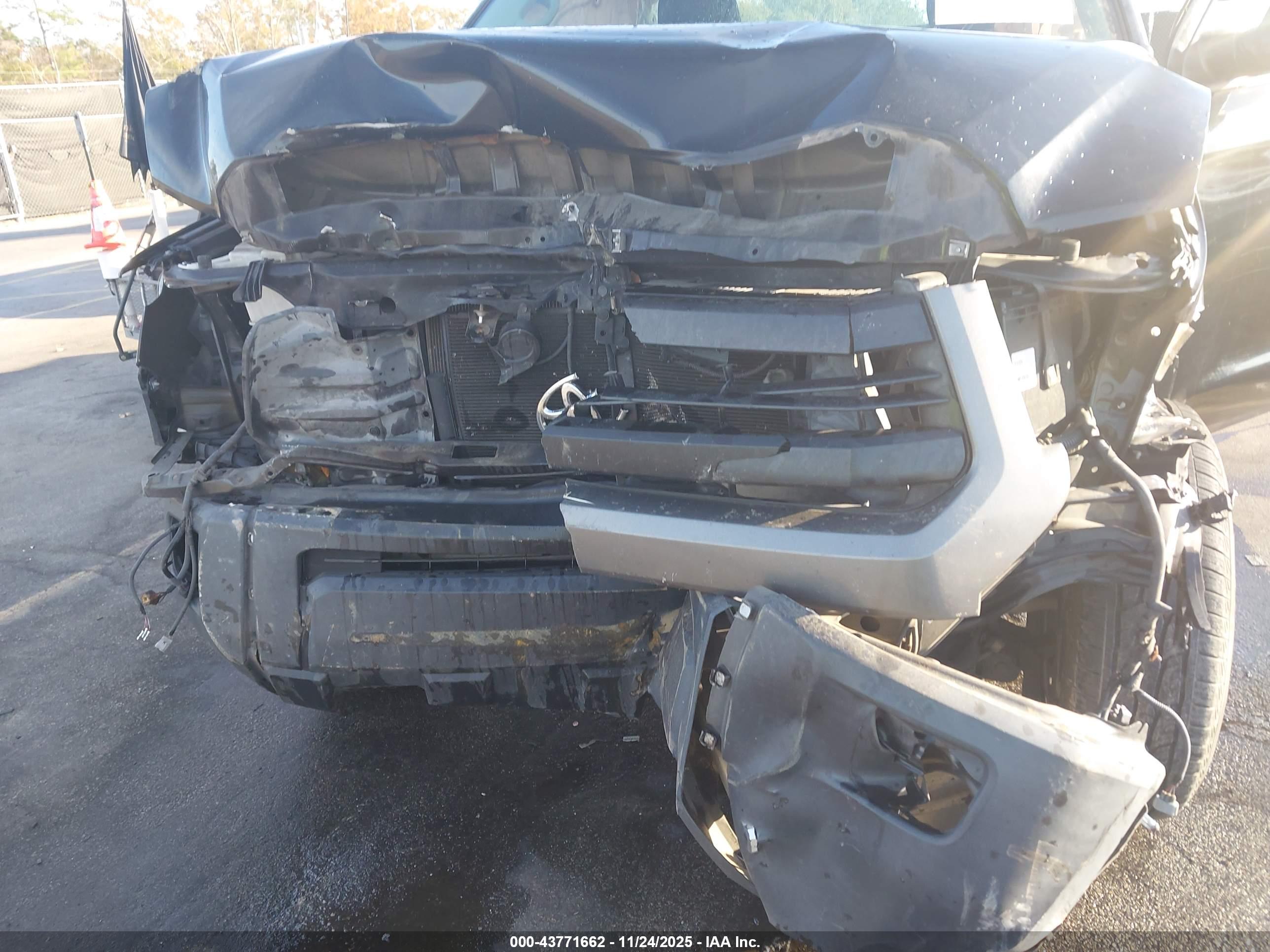 TOYOTA TUNDRA image 6