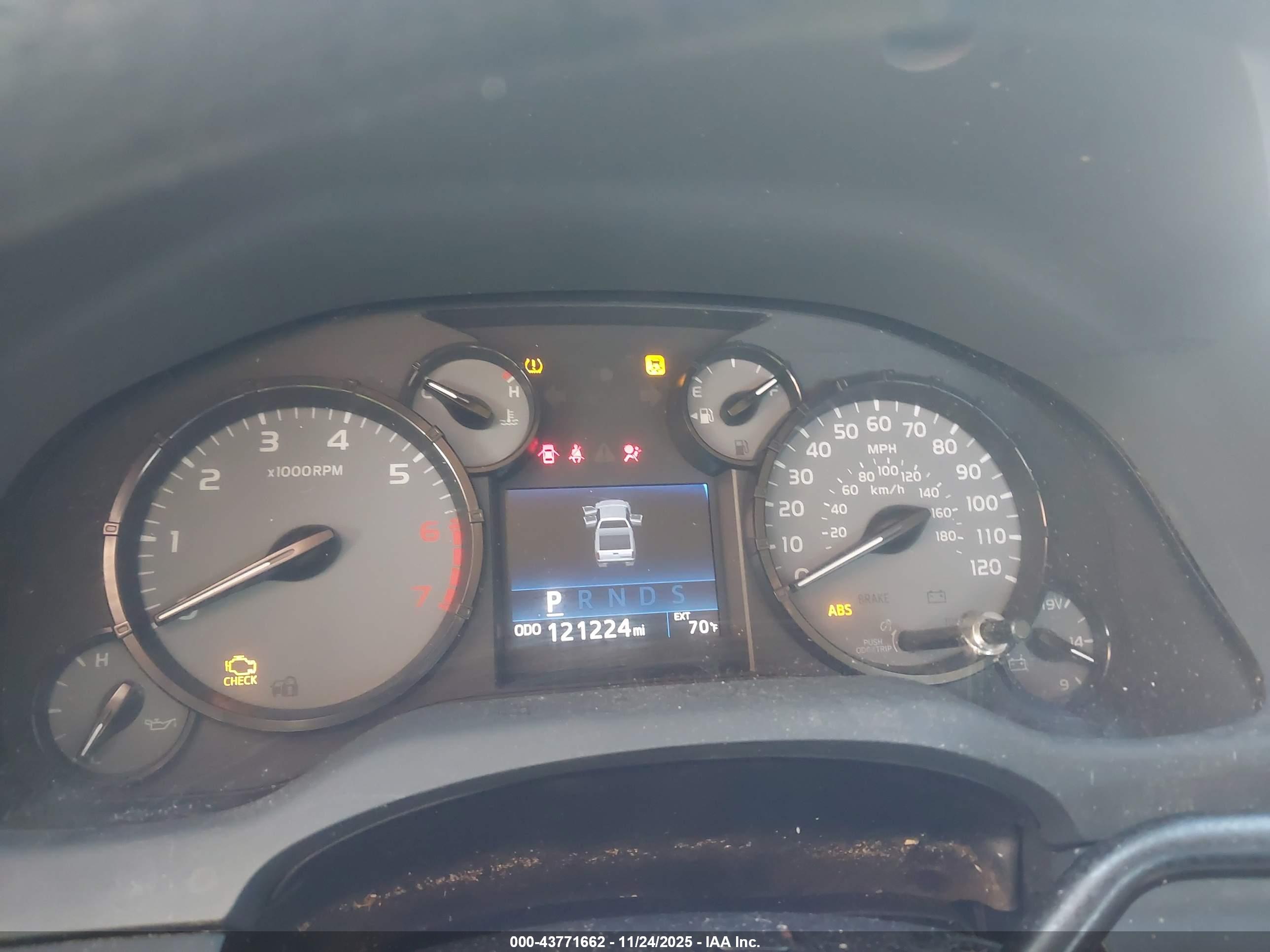 TOYOTA TUNDRA image 7