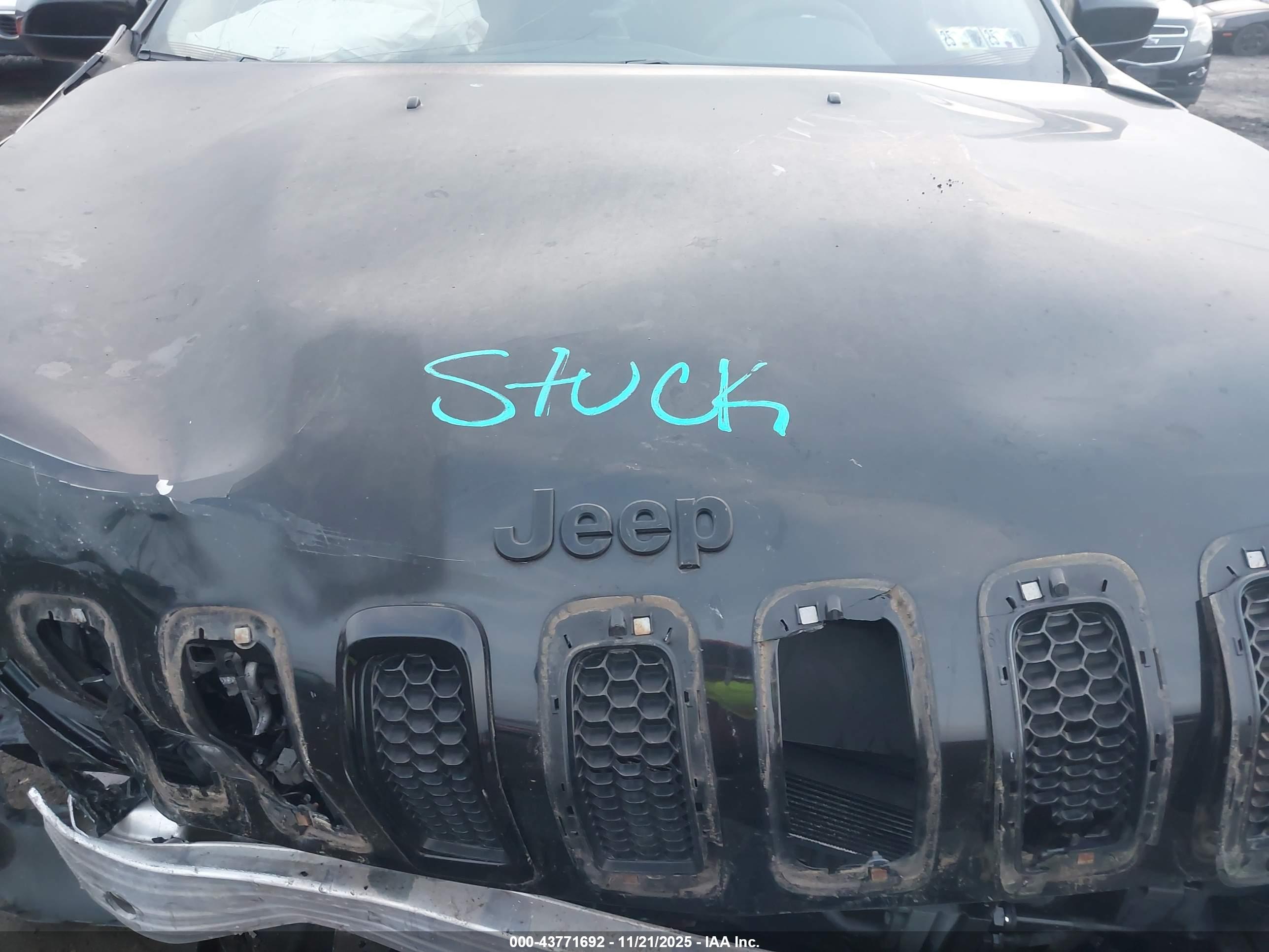 JEEP CHEROKEE image 10