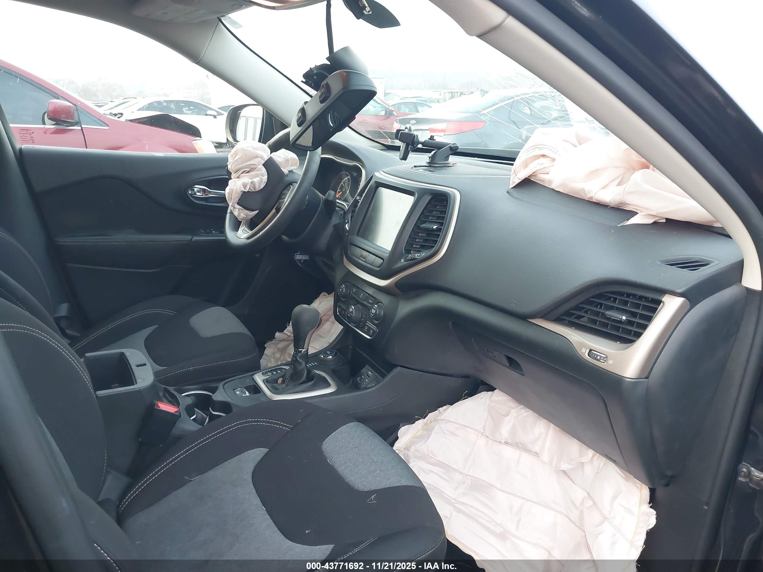 JEEP CHEROKEE image 5