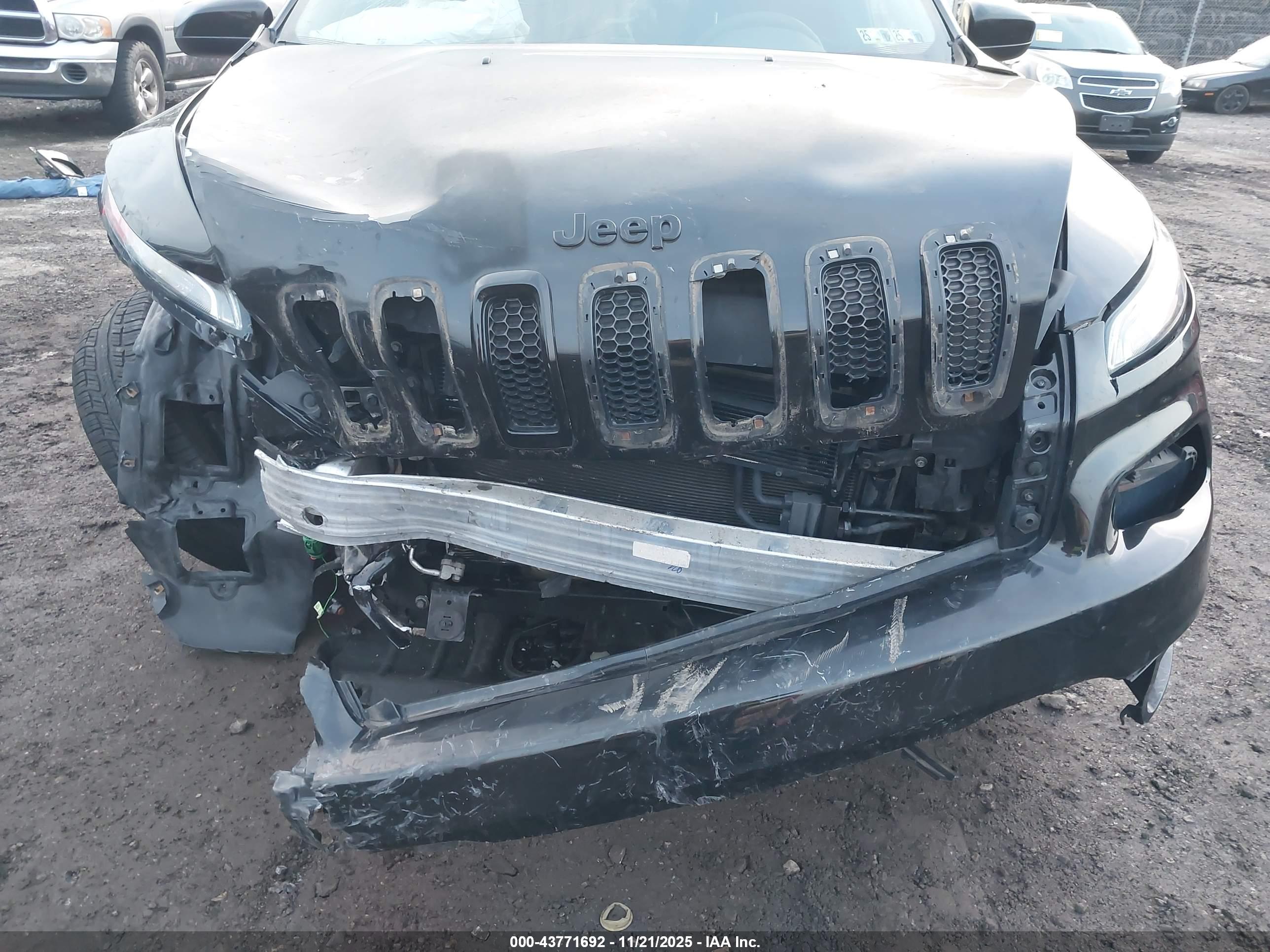 JEEP CHEROKEE image 6