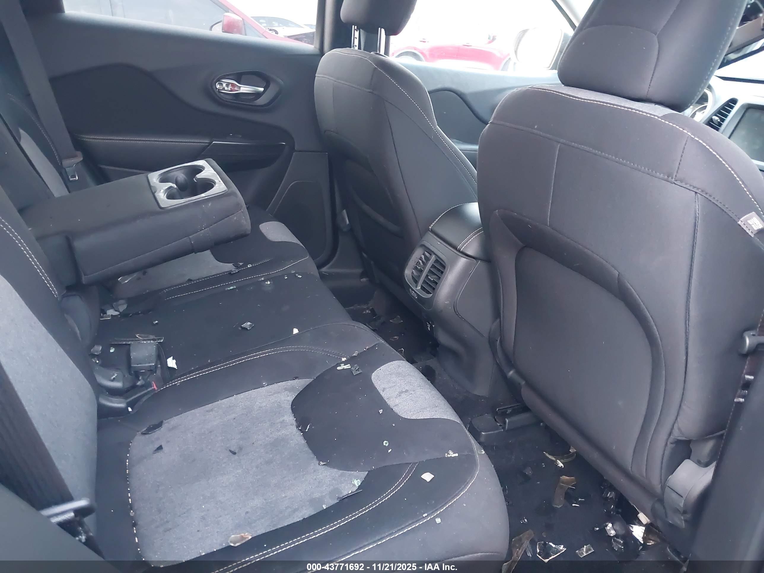 JEEP CHEROKEE image 8