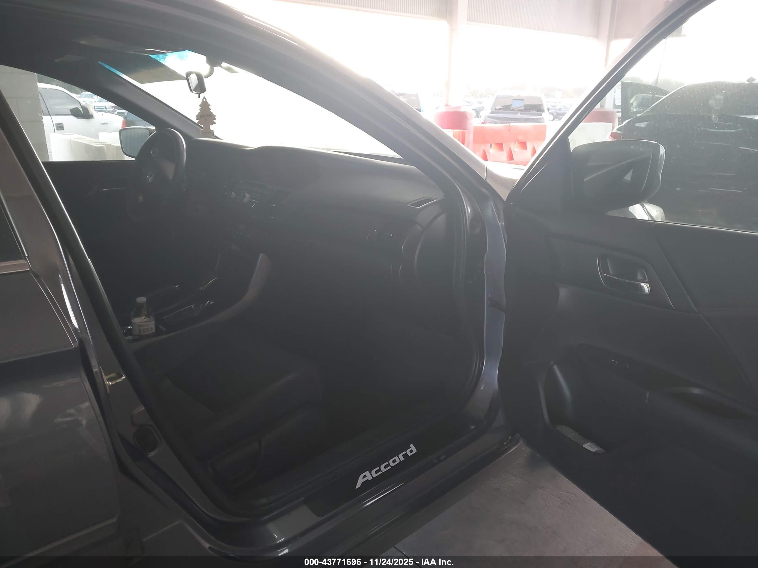 HONDA ACCORD image 5