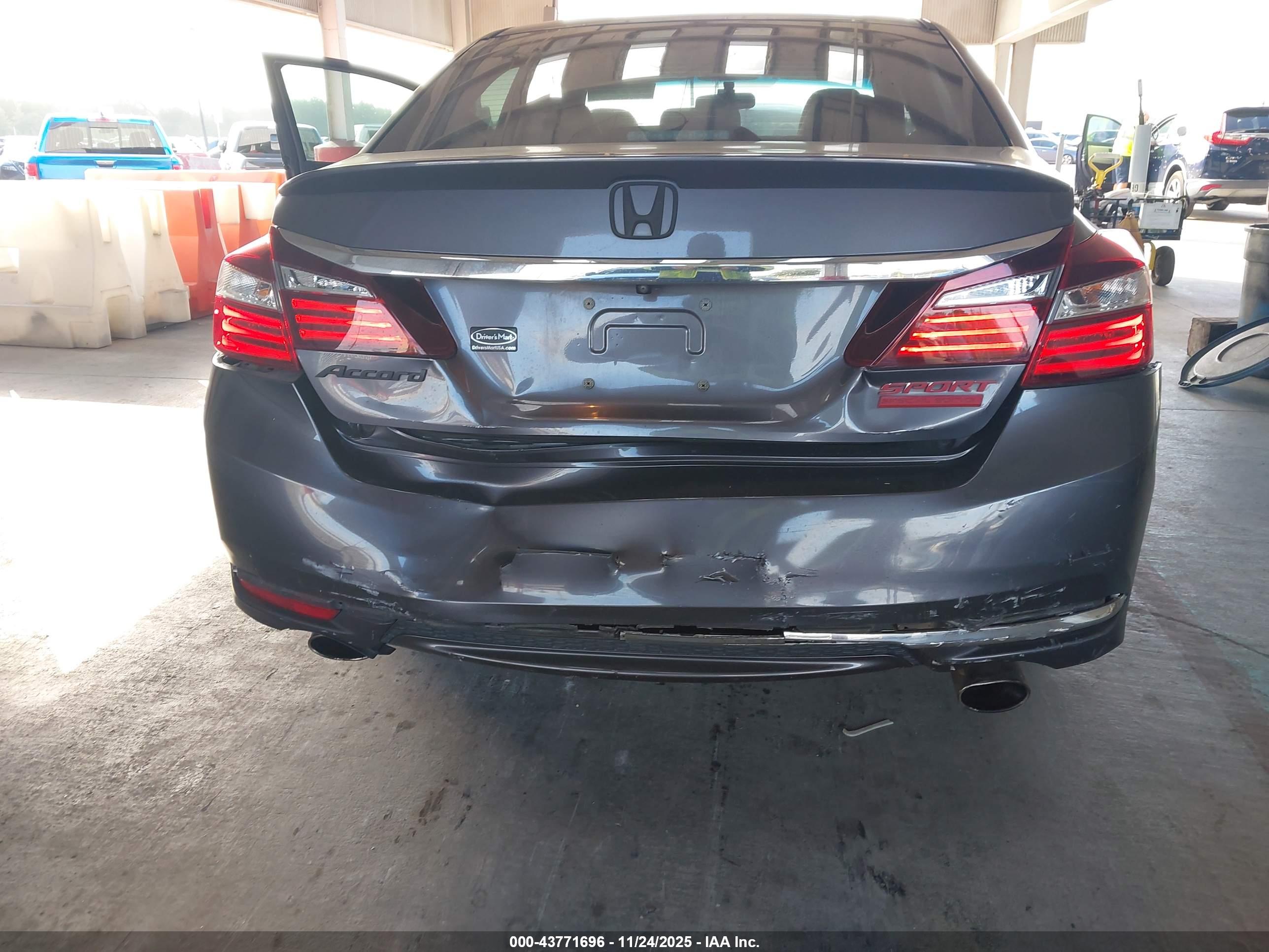 HONDA ACCORD image 6