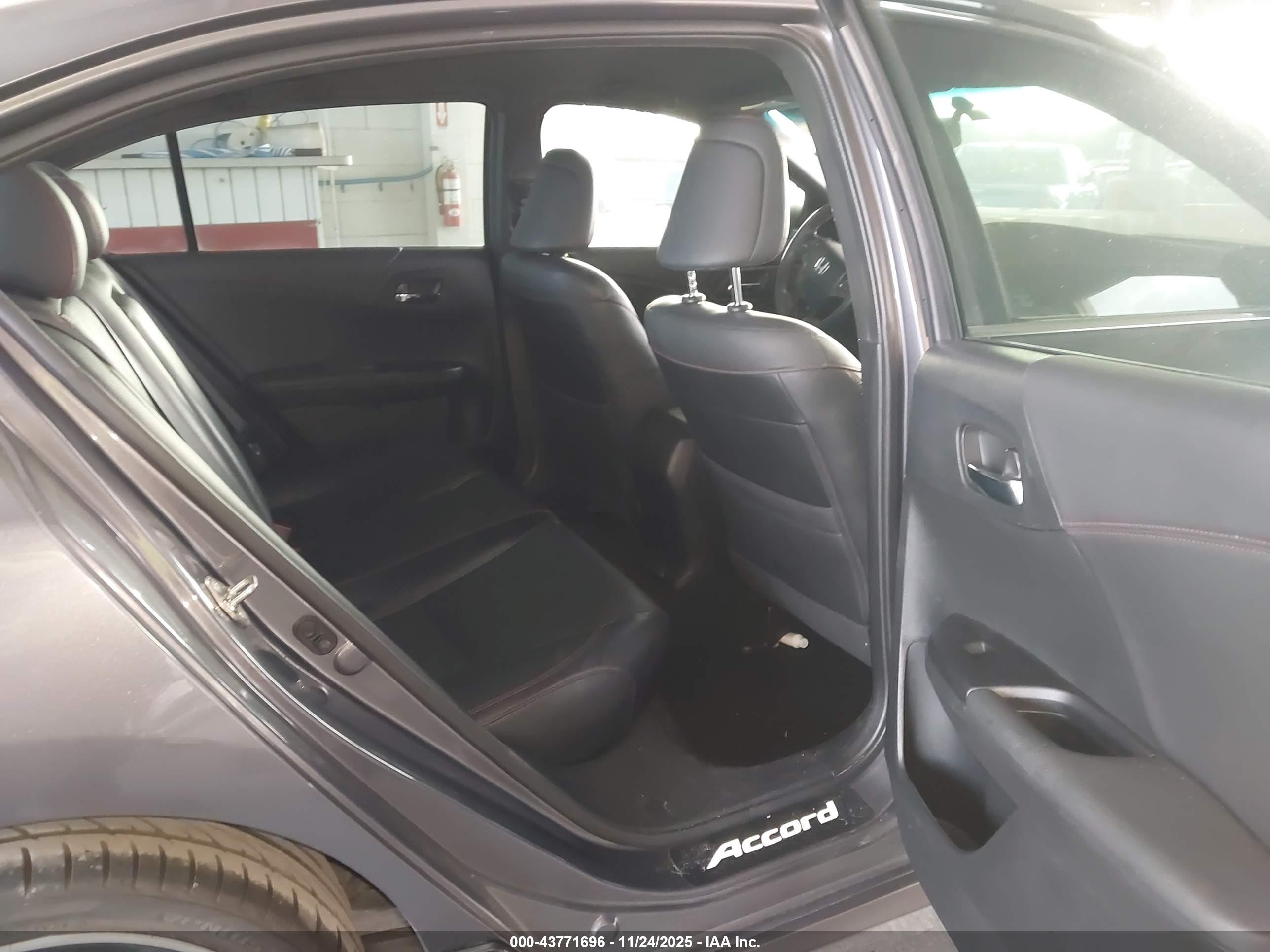 HONDA ACCORD image 8