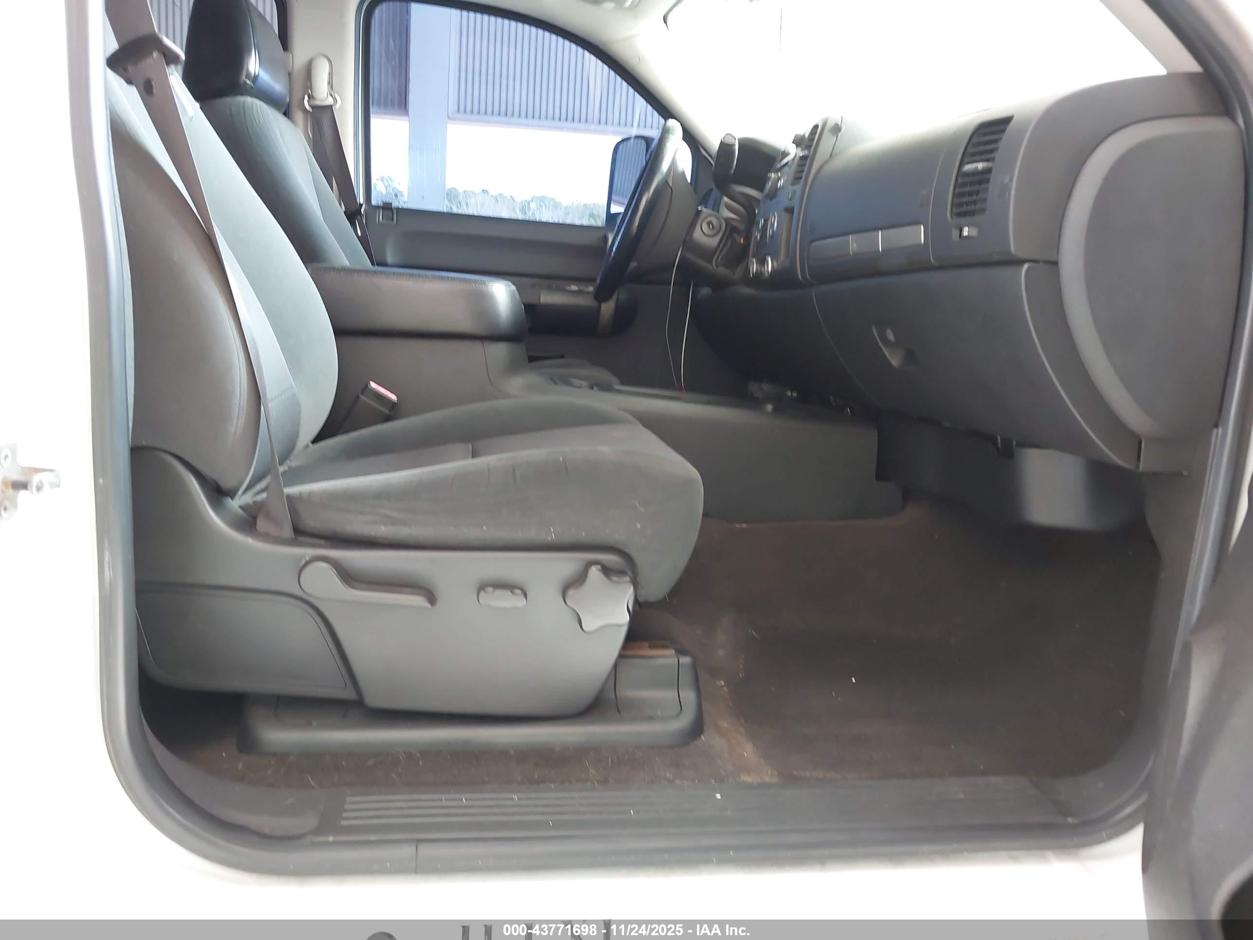 GMC SIERRA image 5