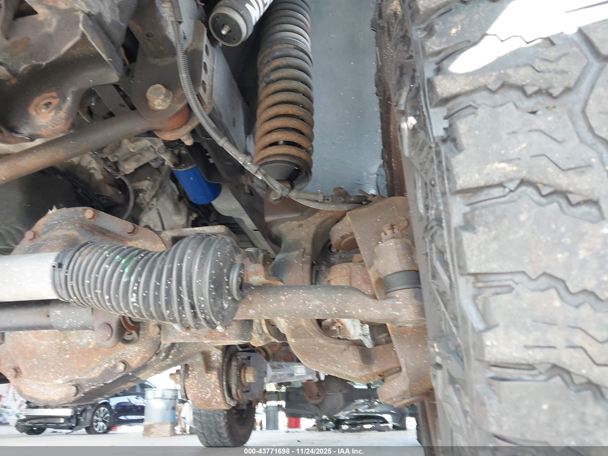 GMC SIERRA image 6