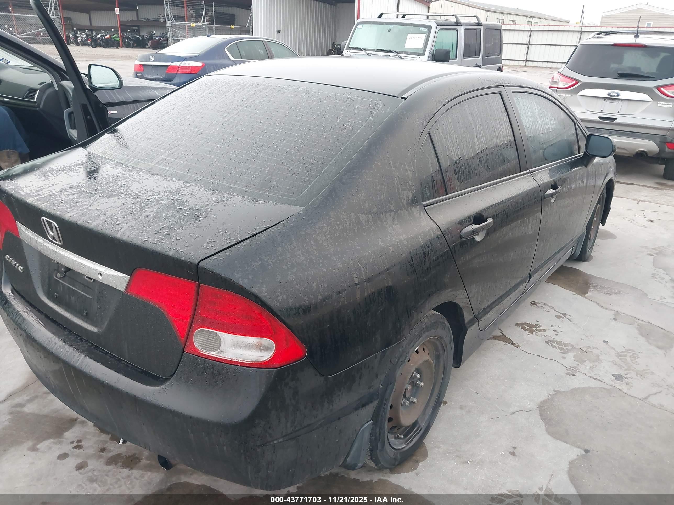 HONDA CIVIC image 4