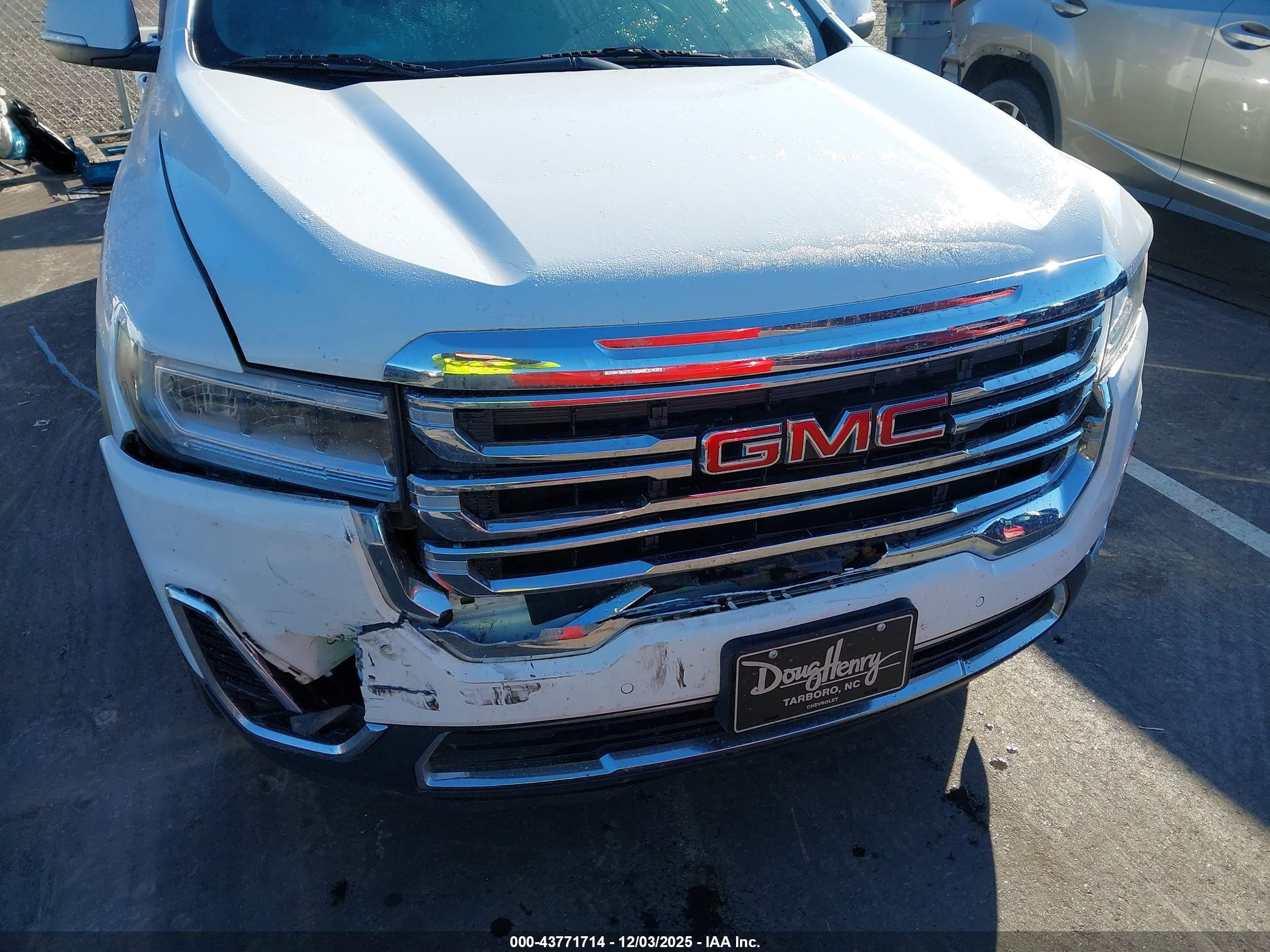 GMC ACADIA image 6