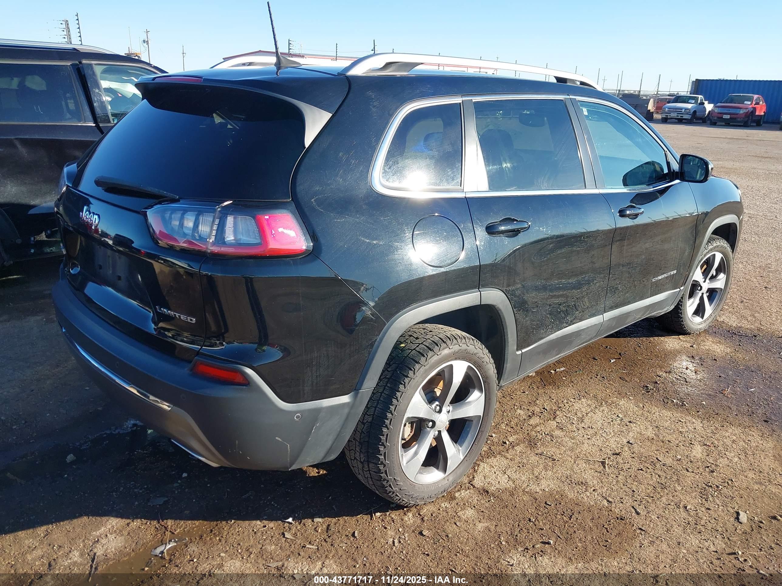JEEP CHEROKEE image 4