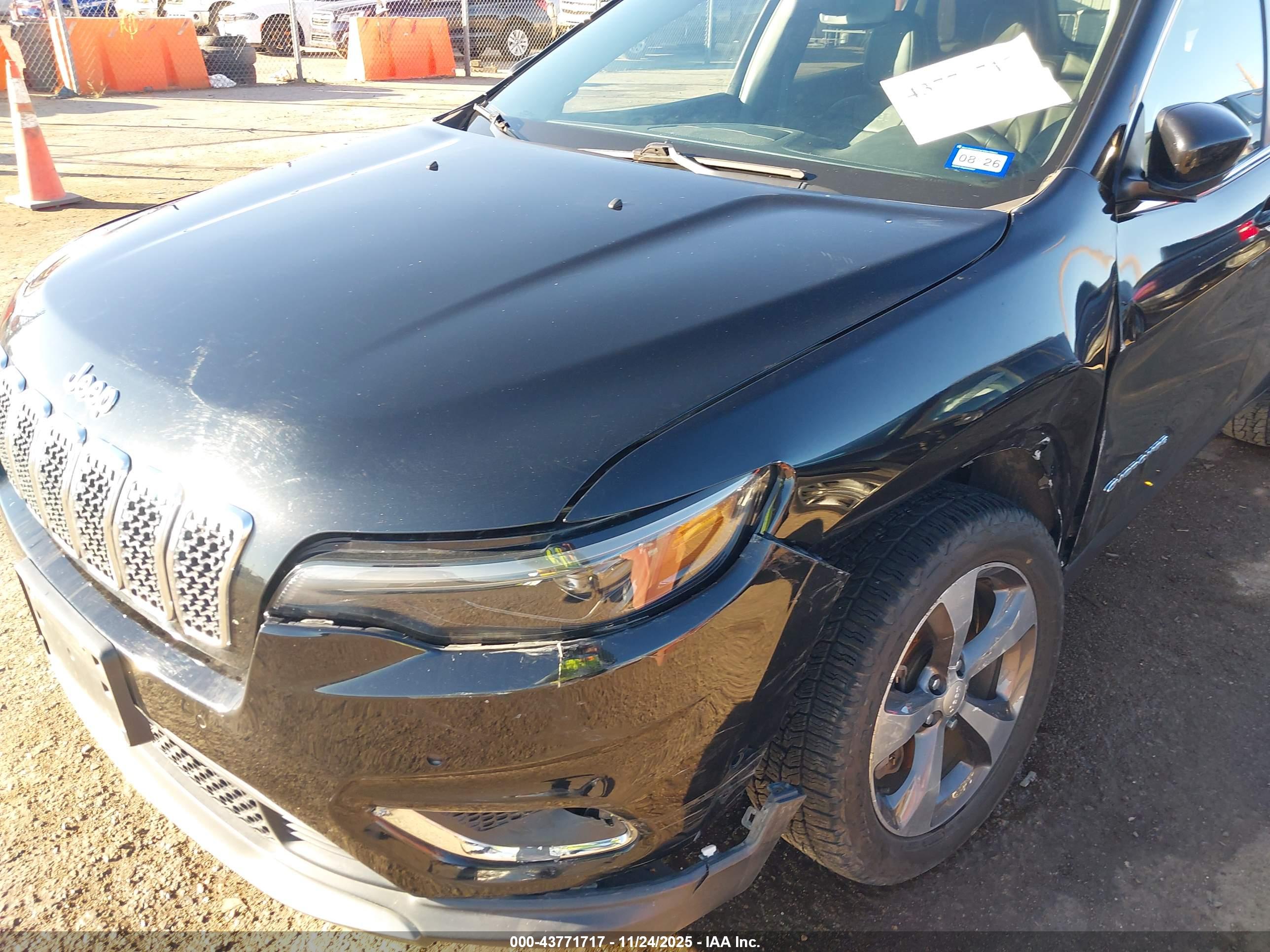 JEEP CHEROKEE image 6