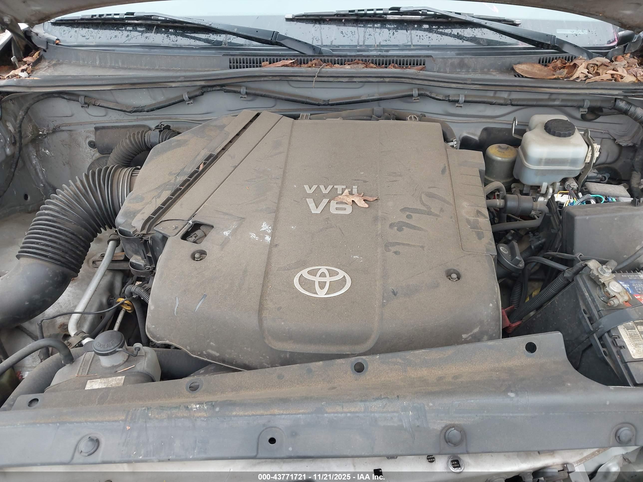 TOYOTA TACOMA image 10