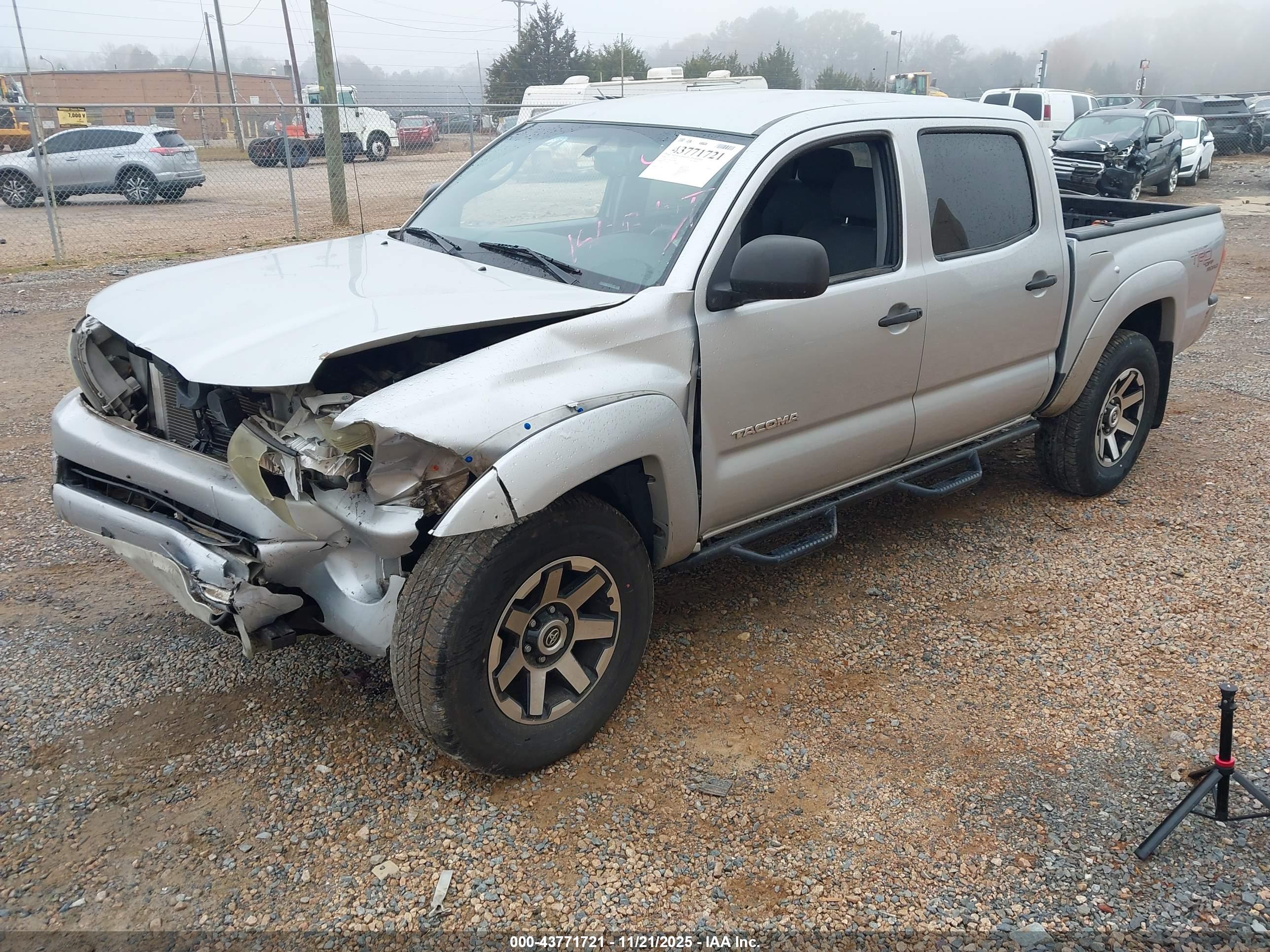 TOYOTA TACOMA image 2