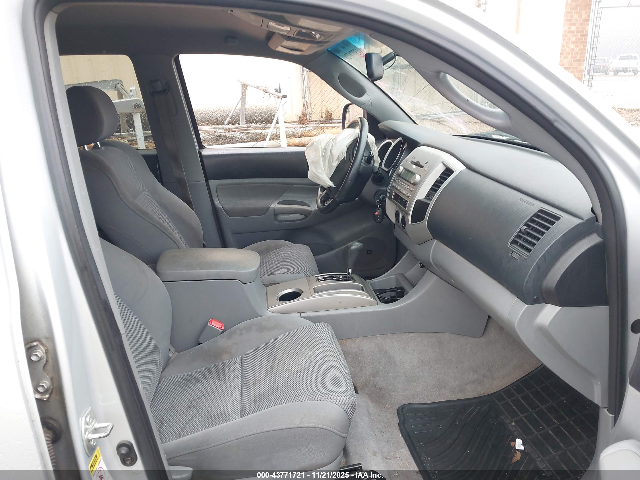 TOYOTA TACOMA image 5