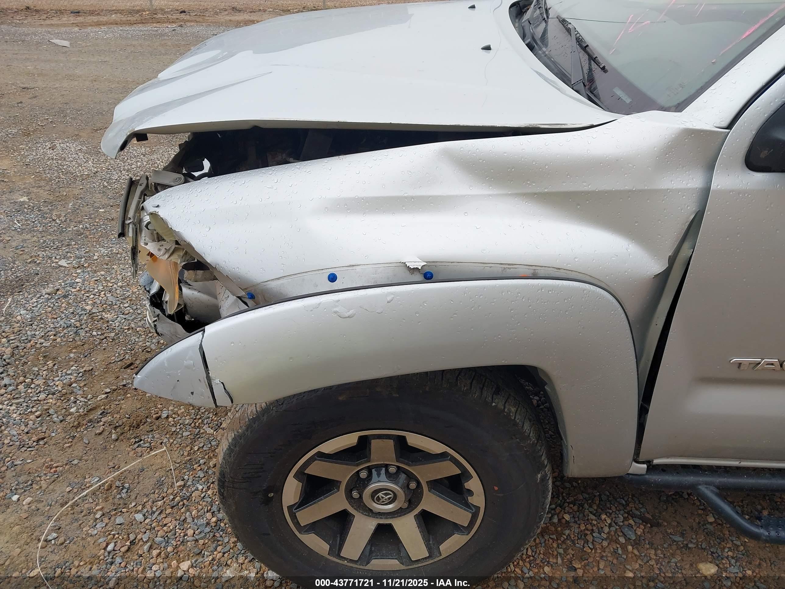 TOYOTA TACOMA image 6