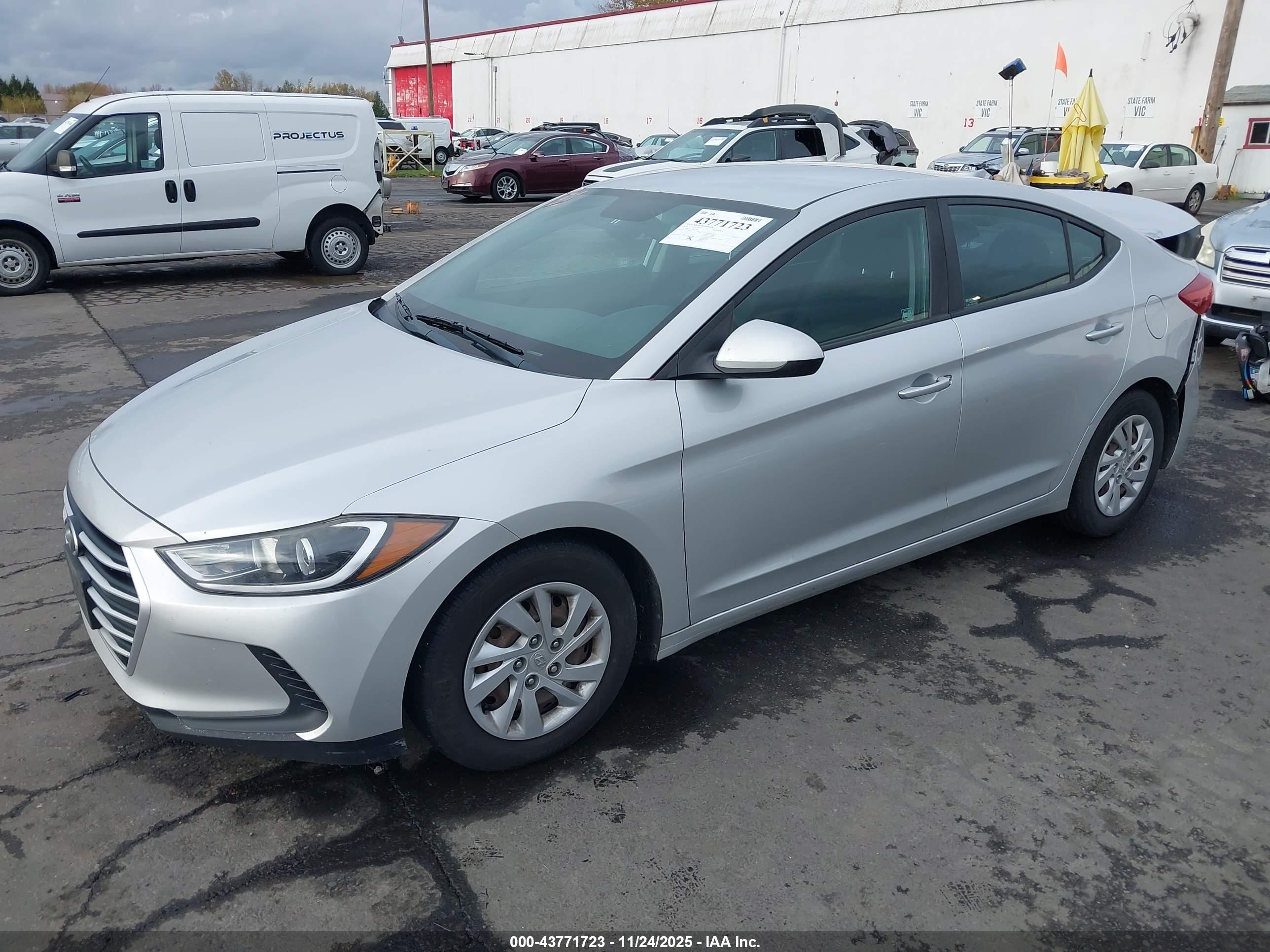 HYUNDAI ELANTRA image 2