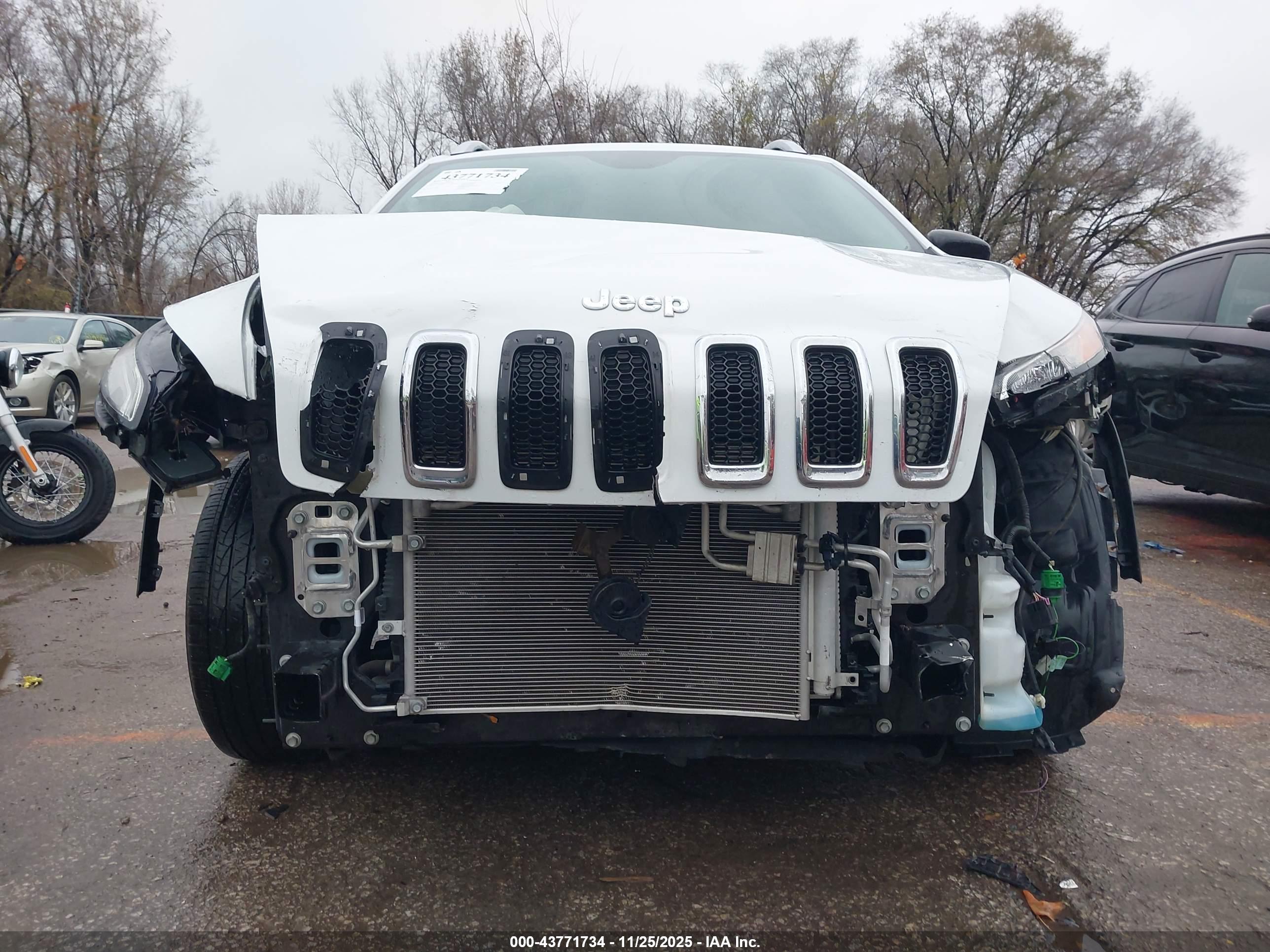 JEEP CHEROKEE image 6