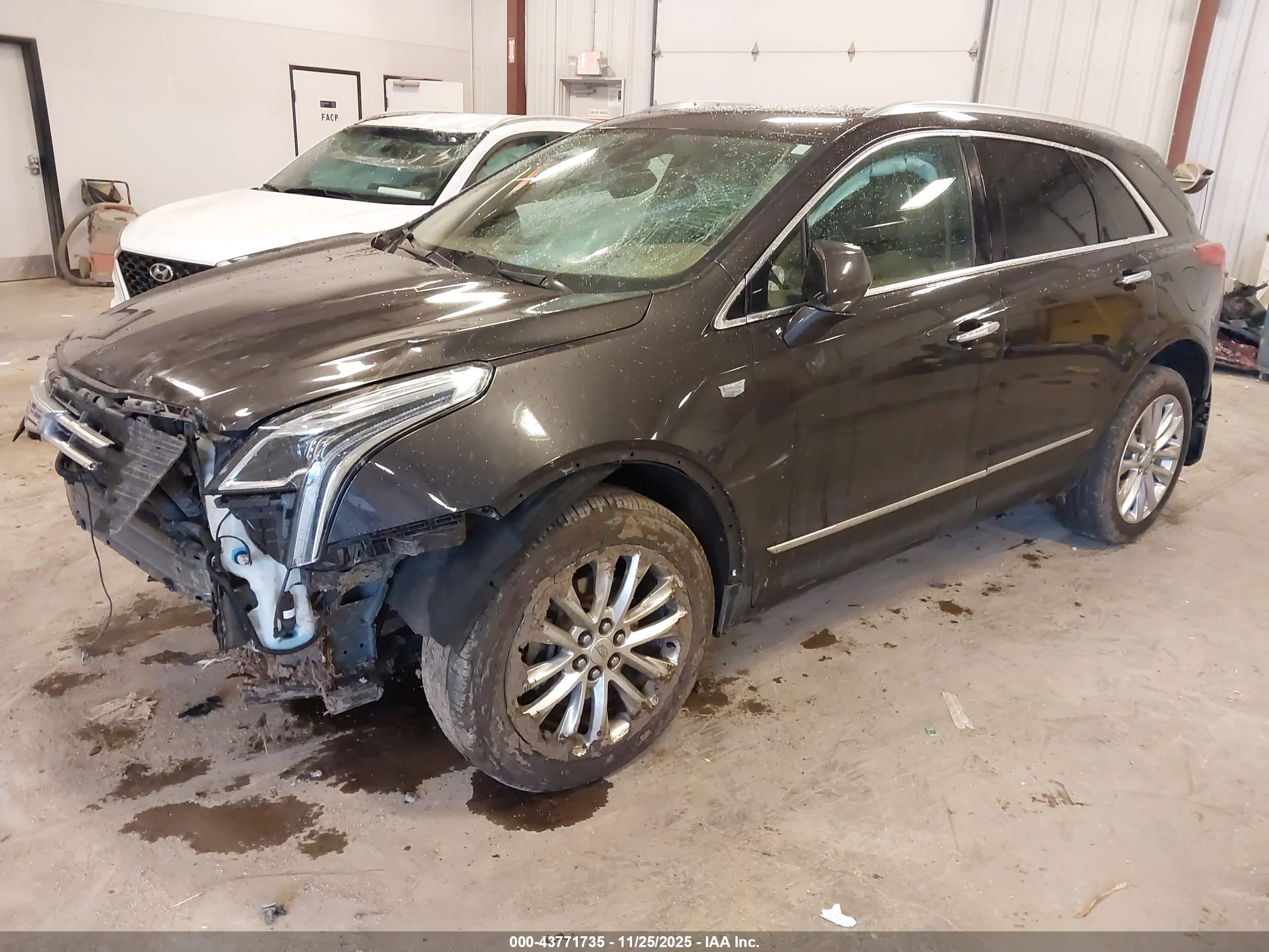 CADILLAC XT5 image 2