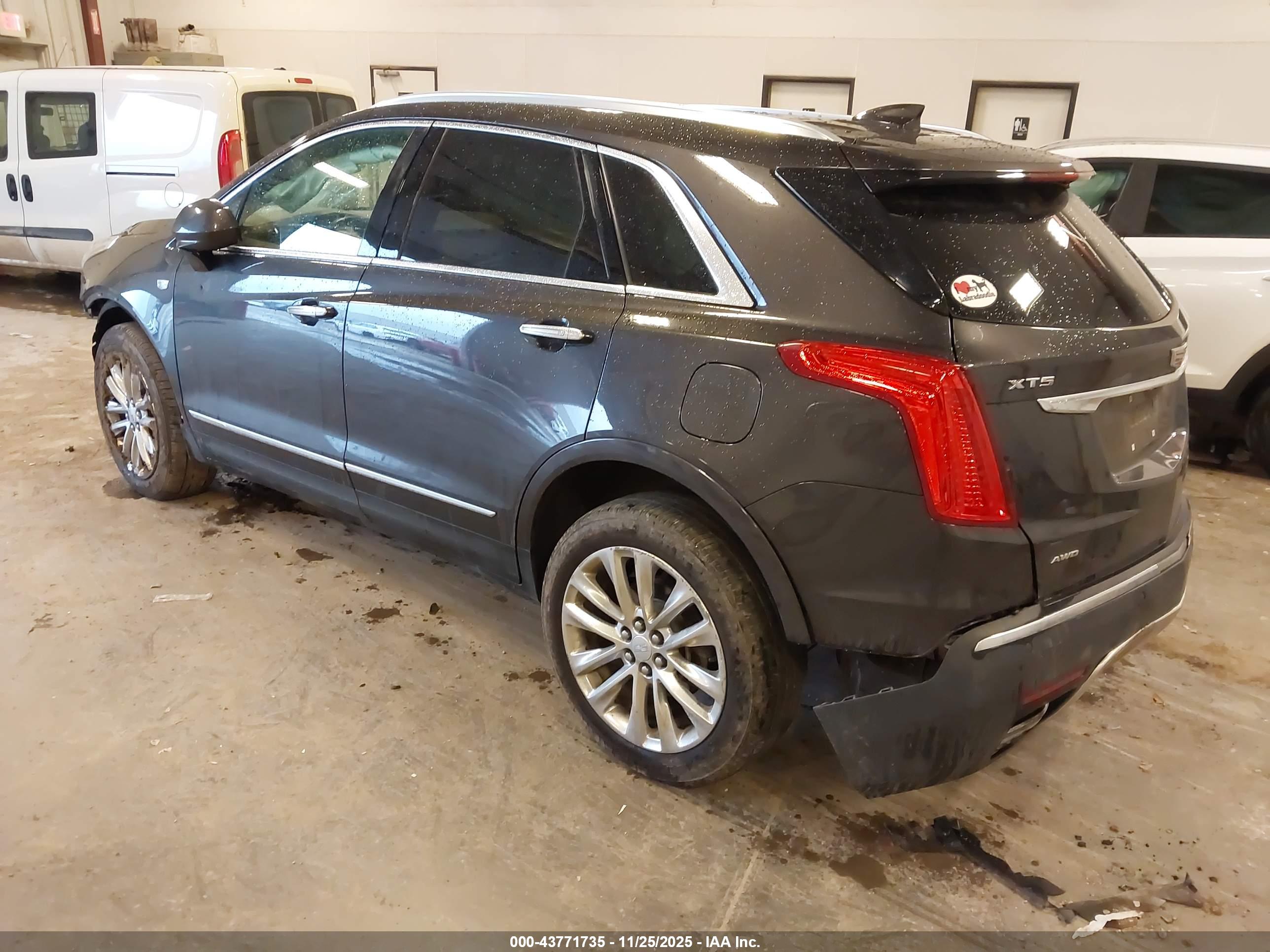 CADILLAC XT5 image 3