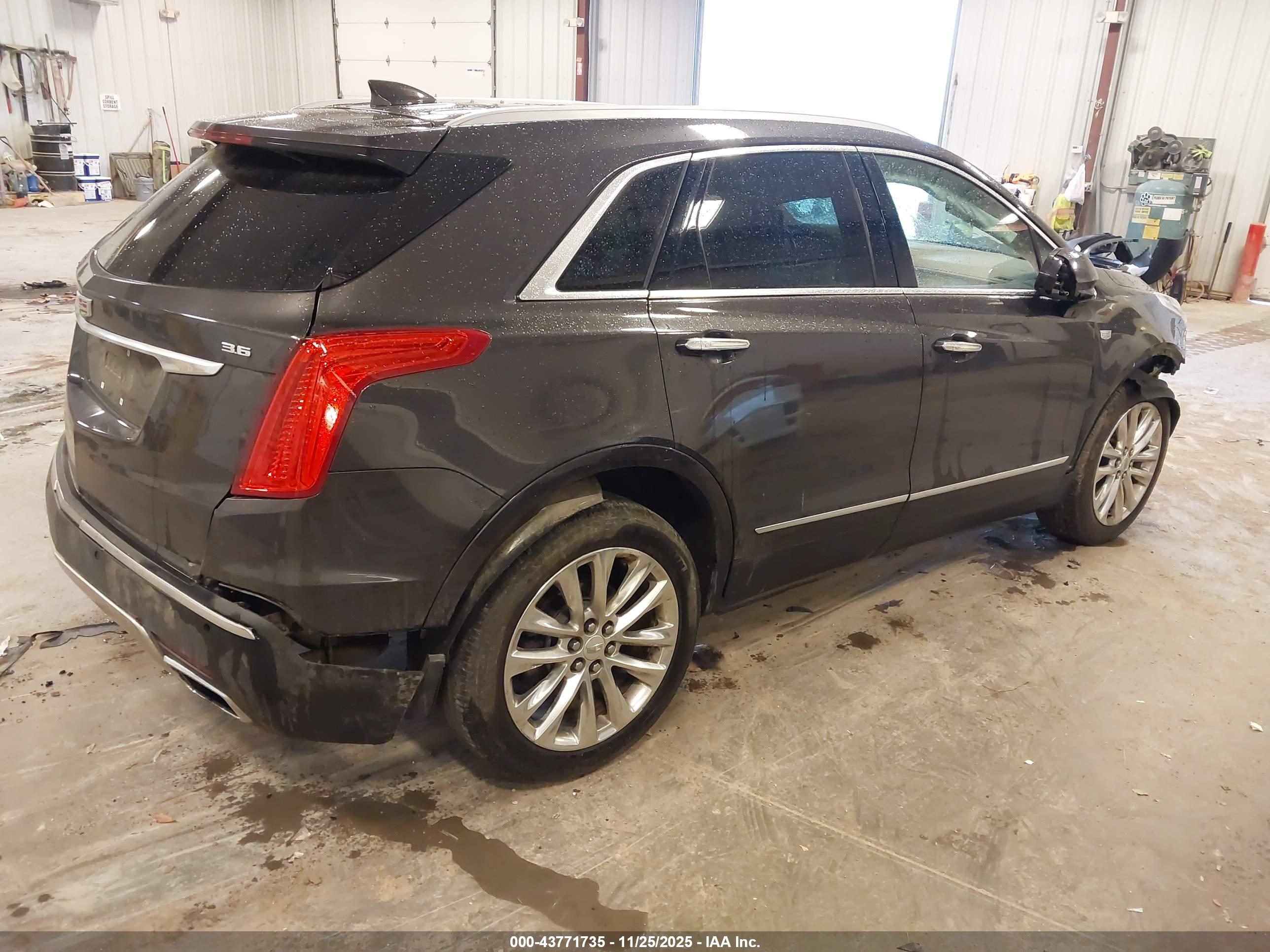CADILLAC XT5 image 4