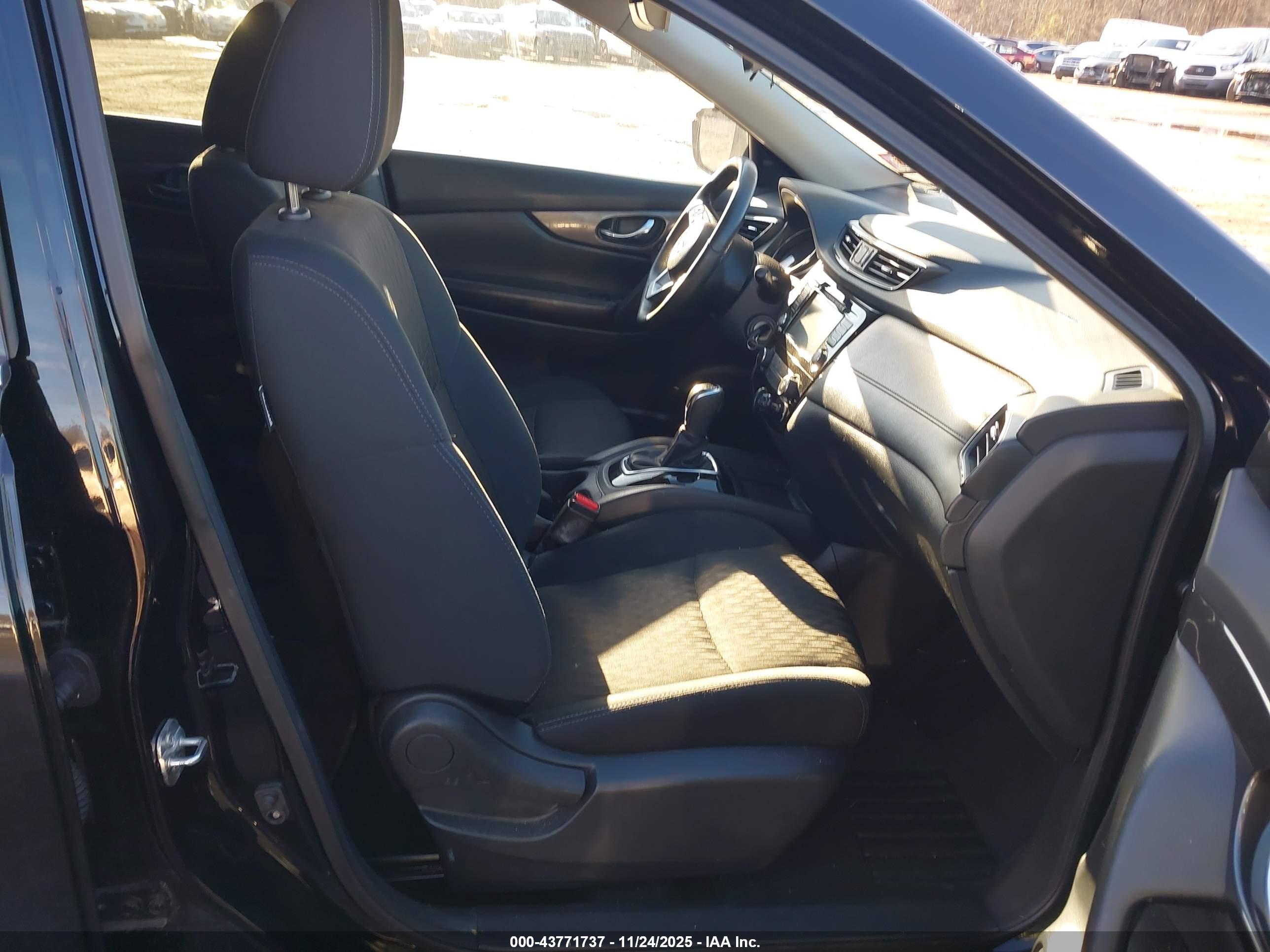 NISSAN ROGUE image 5