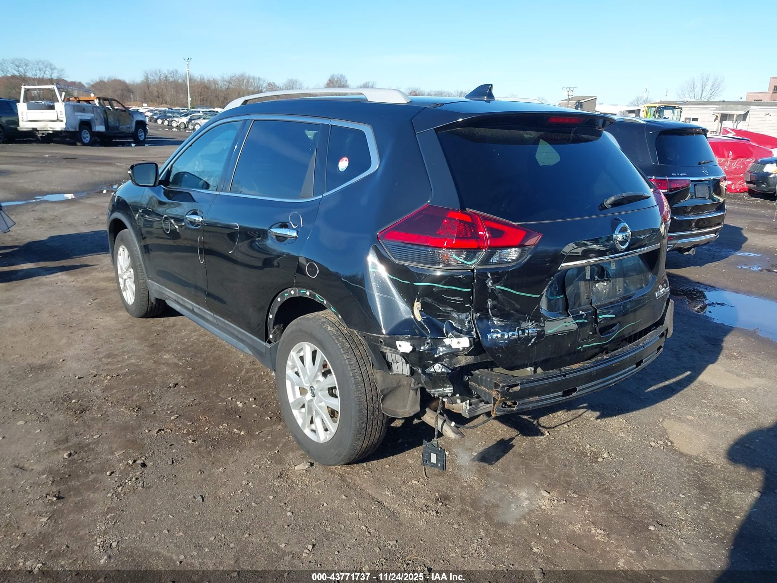 NISSAN ROGUE image 6
