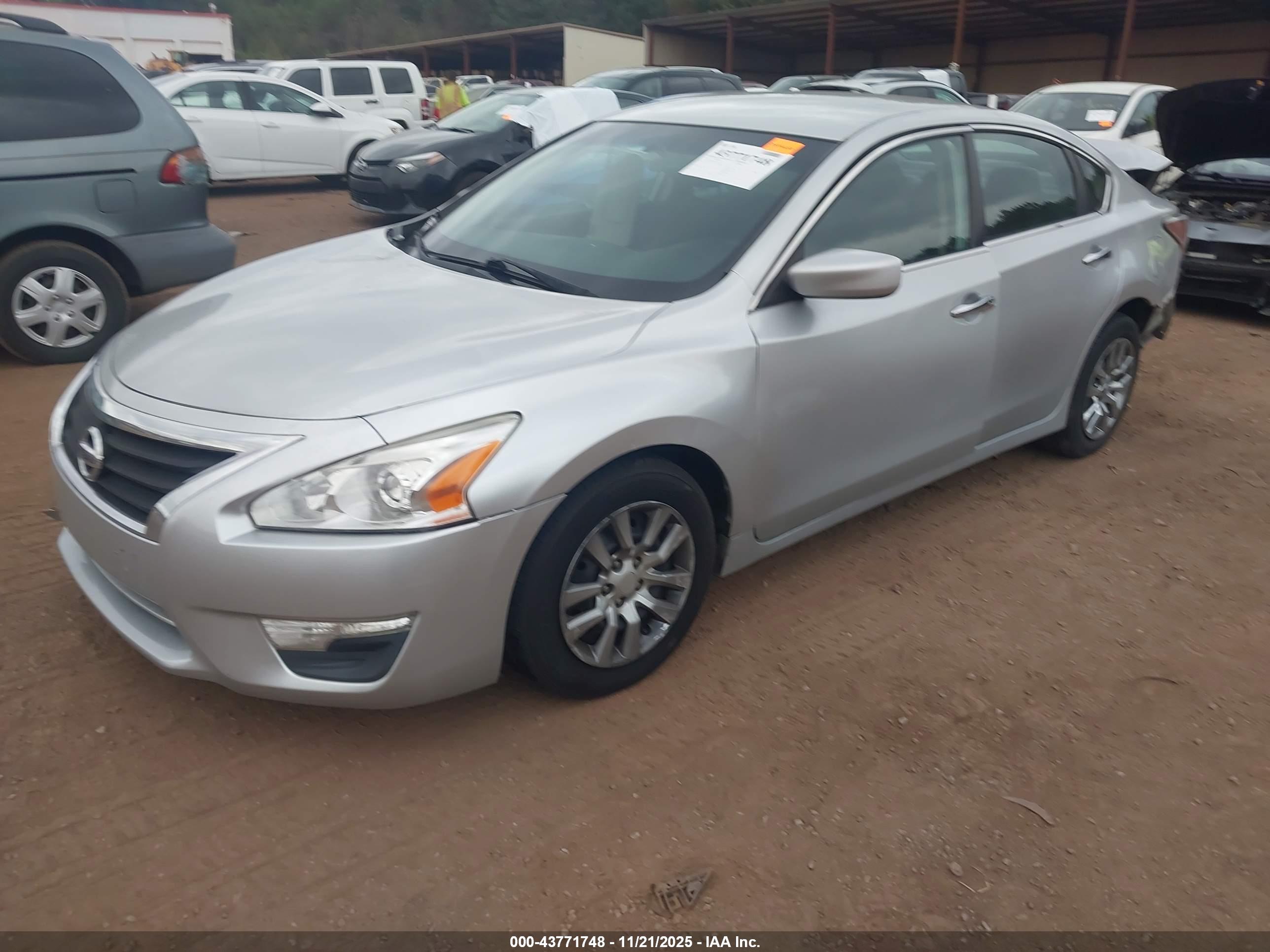 NISSAN ALTIMA image 2