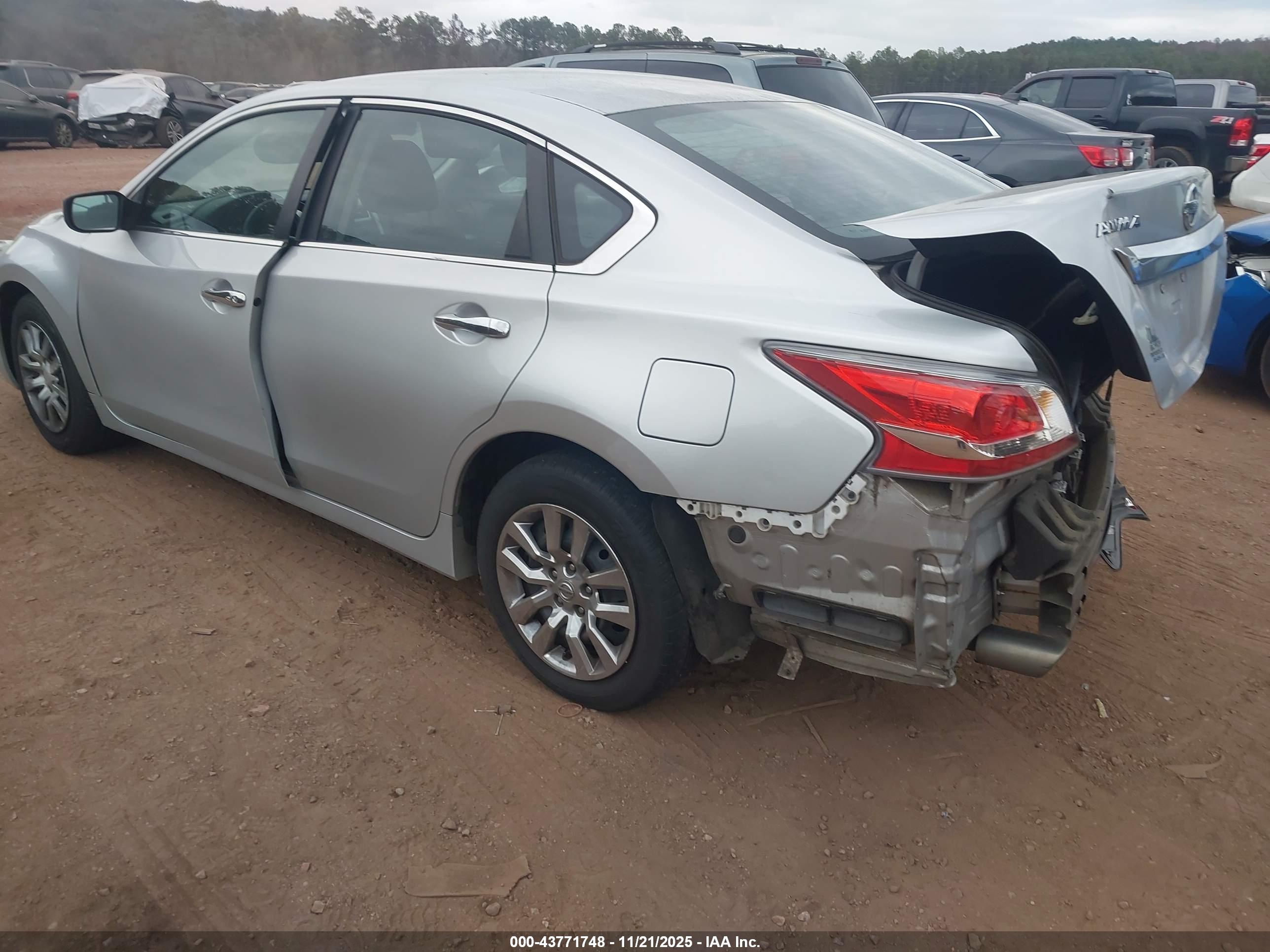 NISSAN ALTIMA image 3