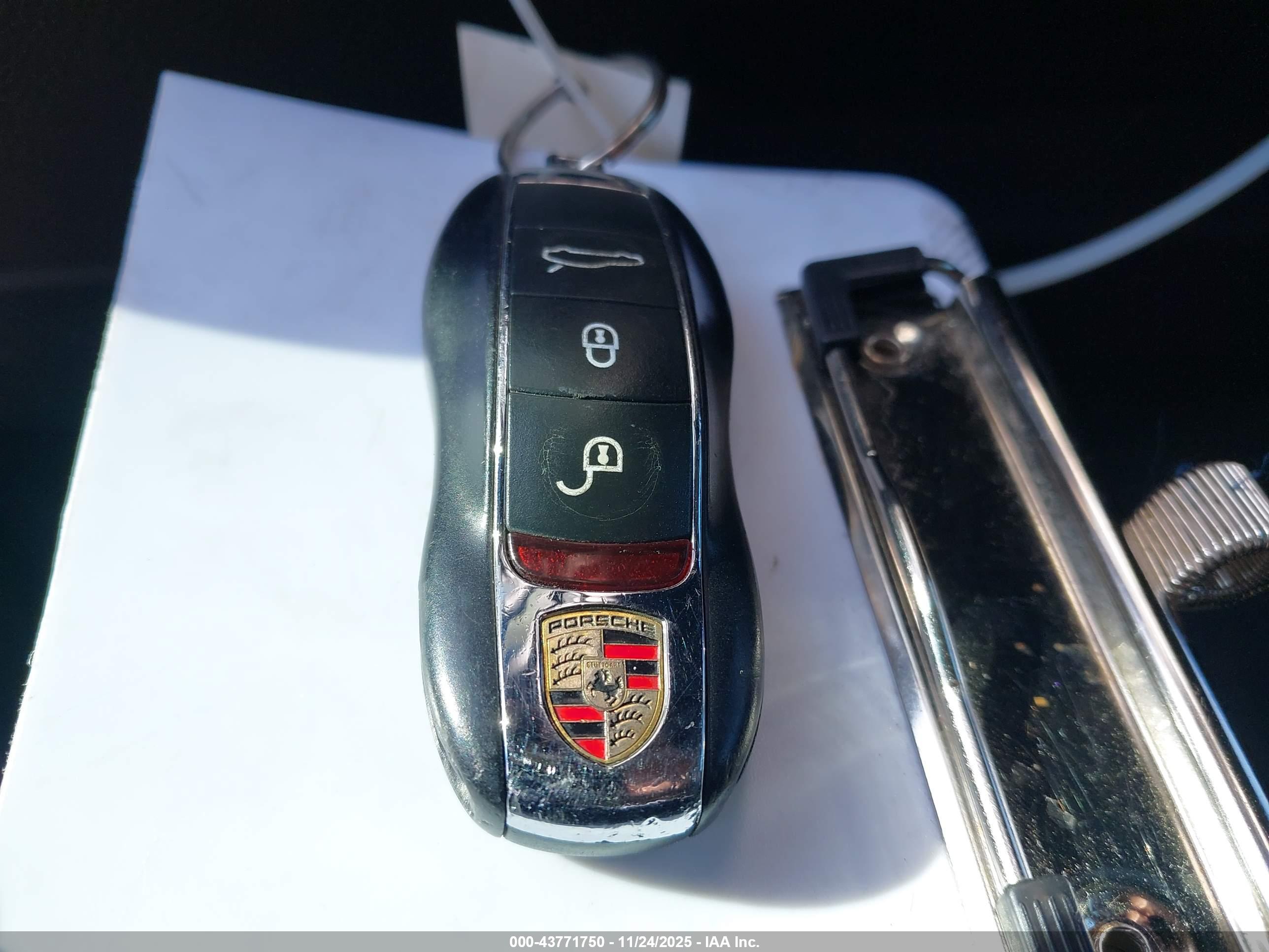 PORSCHE PANAMERA image 11