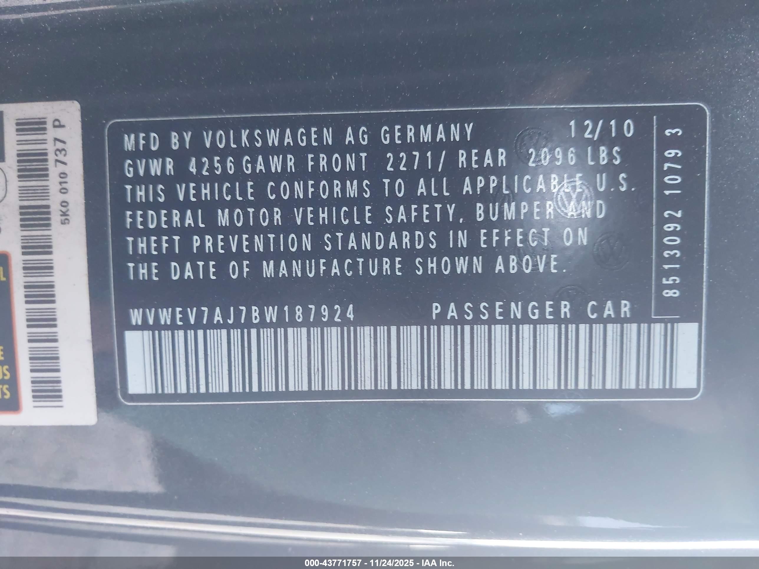 VOLKSWAGEN GTI image 9