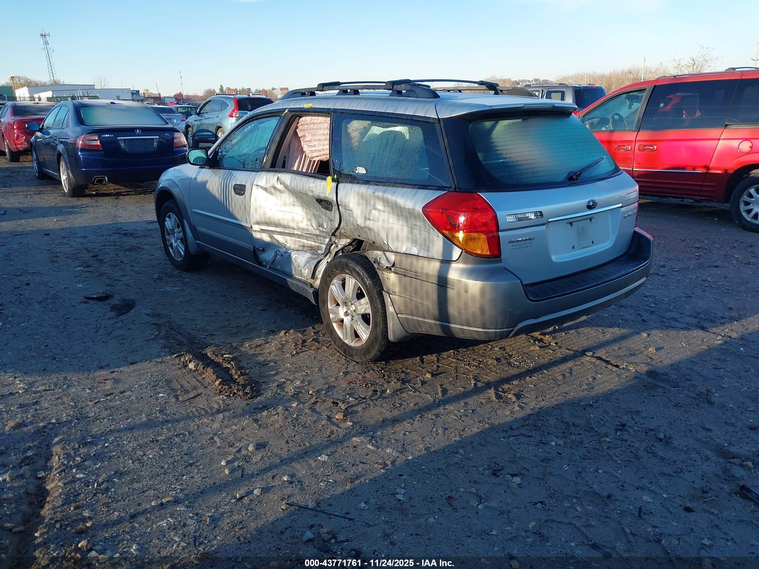 SUBARU OUTBACK image 3