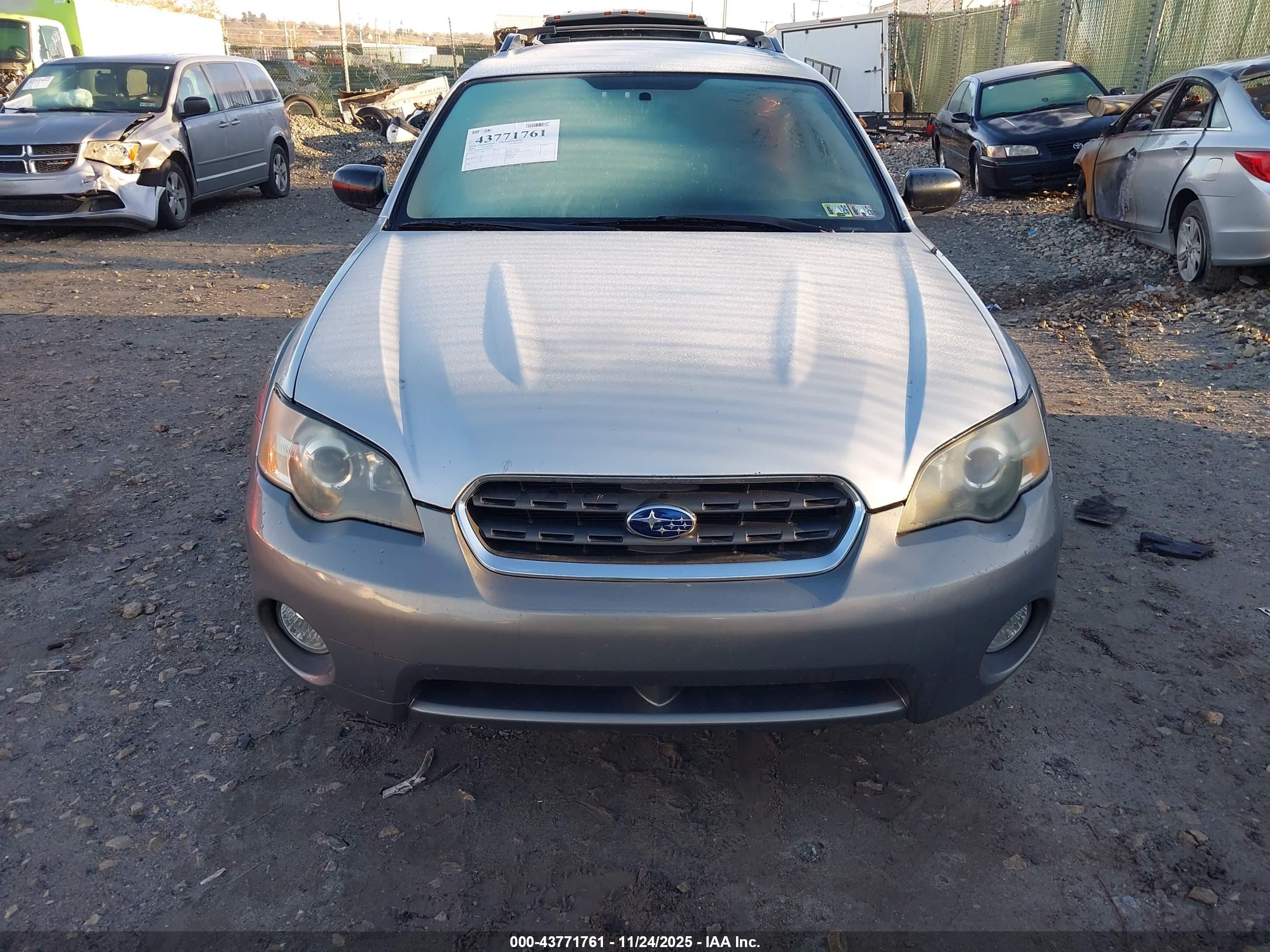 SUBARU OUTBACK image 6